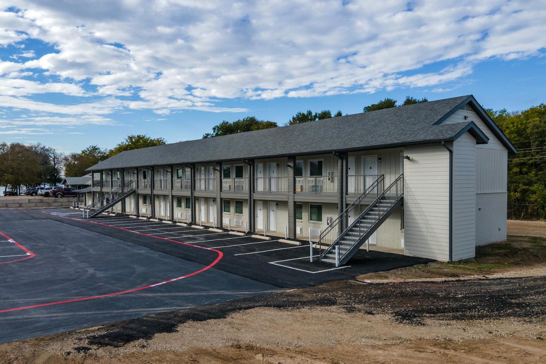 Extended Stay Gun Barrel City