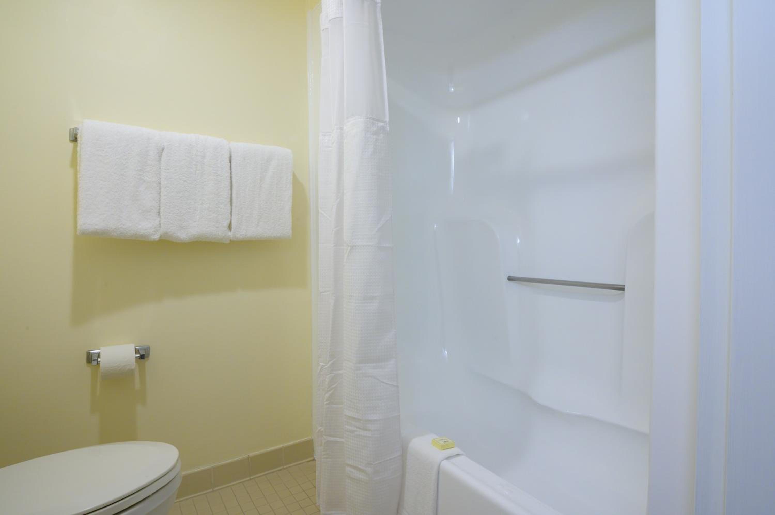 Van Nuys Vacations - Airtel Plaza Hotel - Property Image 40