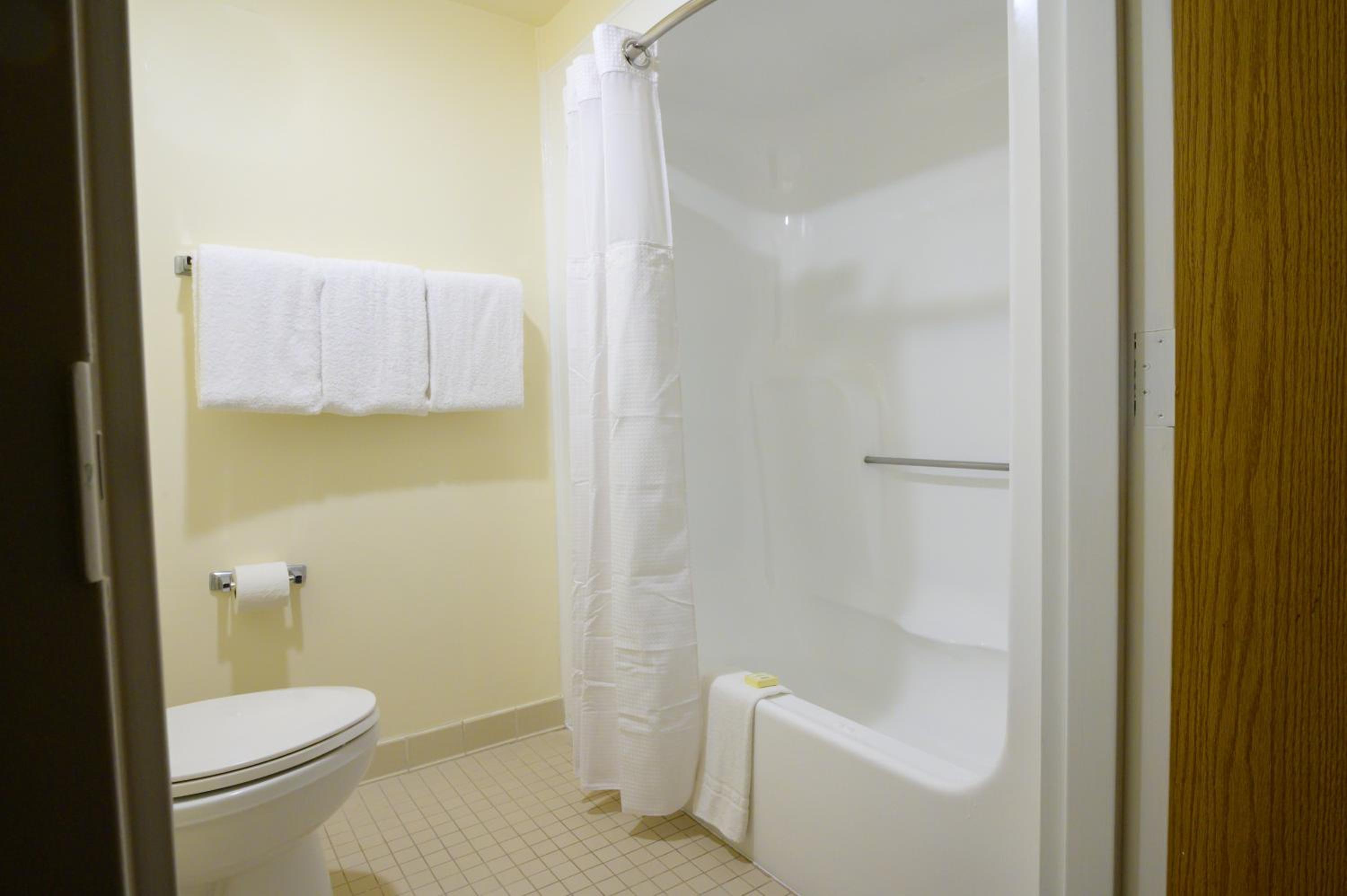 Van Nuys Vacations - Airtel Plaza Hotel - Property Image 66