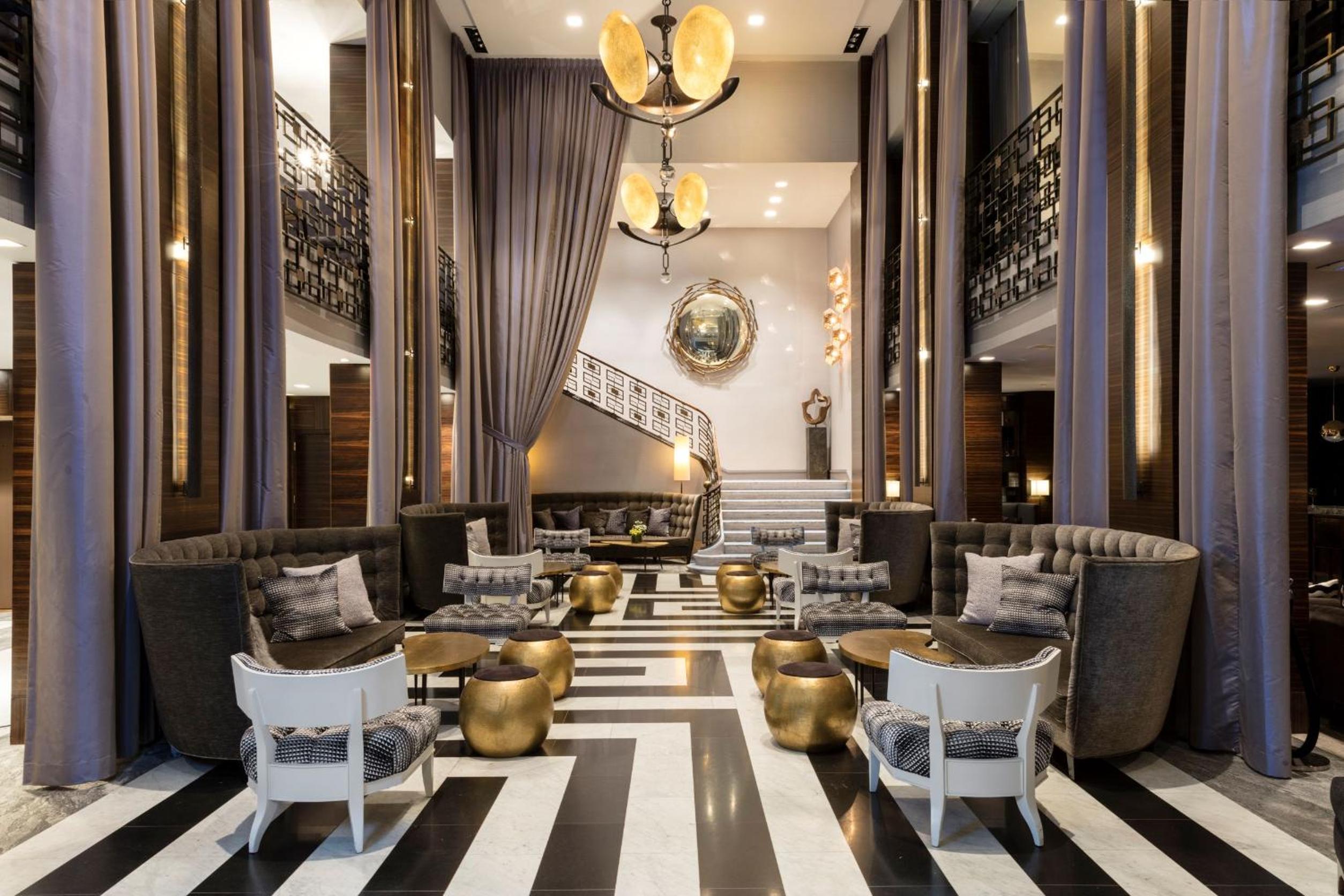 Empire Hotel 71