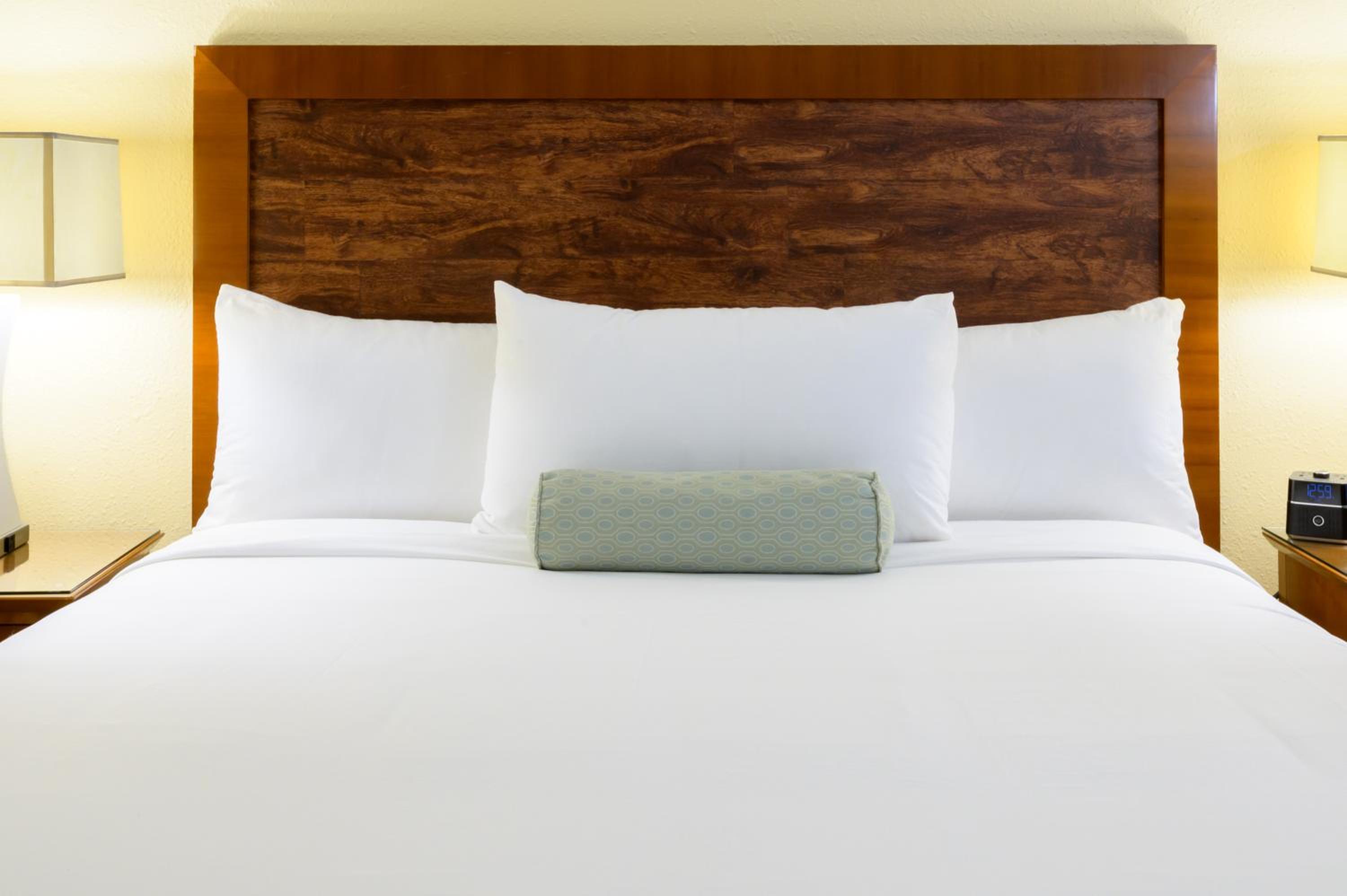 Van Nuys Vacations - Airtel Plaza Hotel - Property Image 56