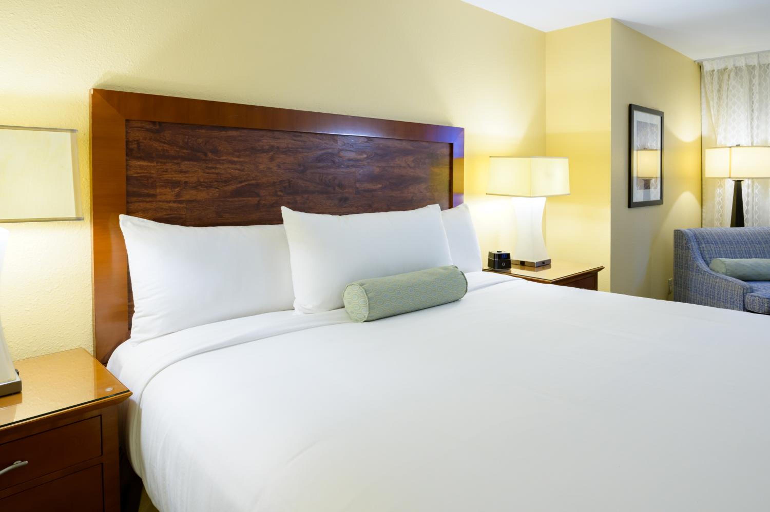 Van Nuys Vacations - Airtel Plaza Hotel - Property Image 61