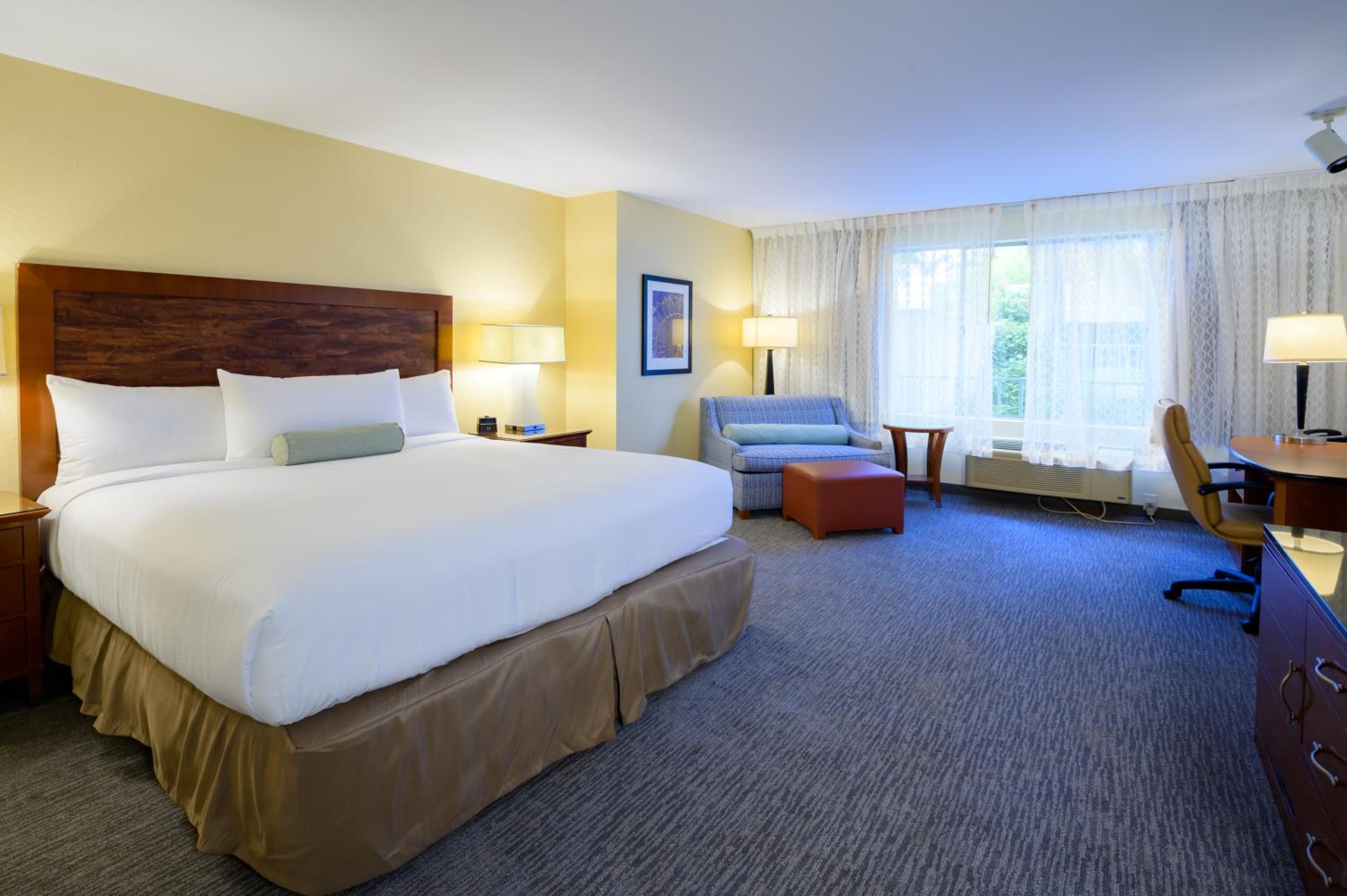 Van Nuys Vacations - Airtel Plaza Hotel - Property Image 62