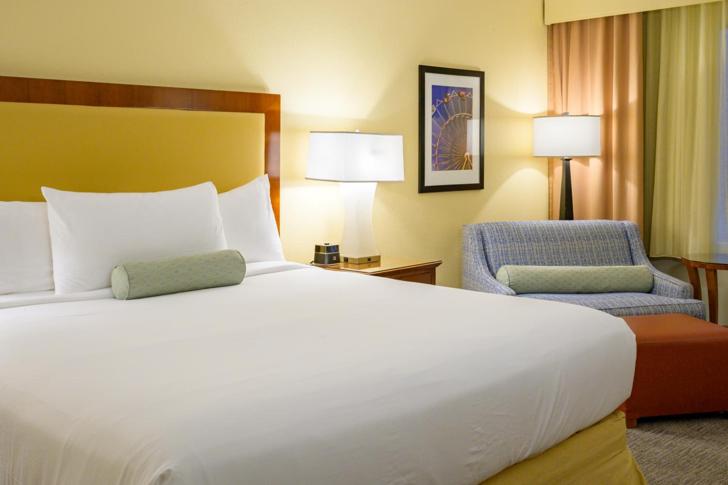 Van Nuys Vacations - Airtel Plaza Hotel - Property Image 14