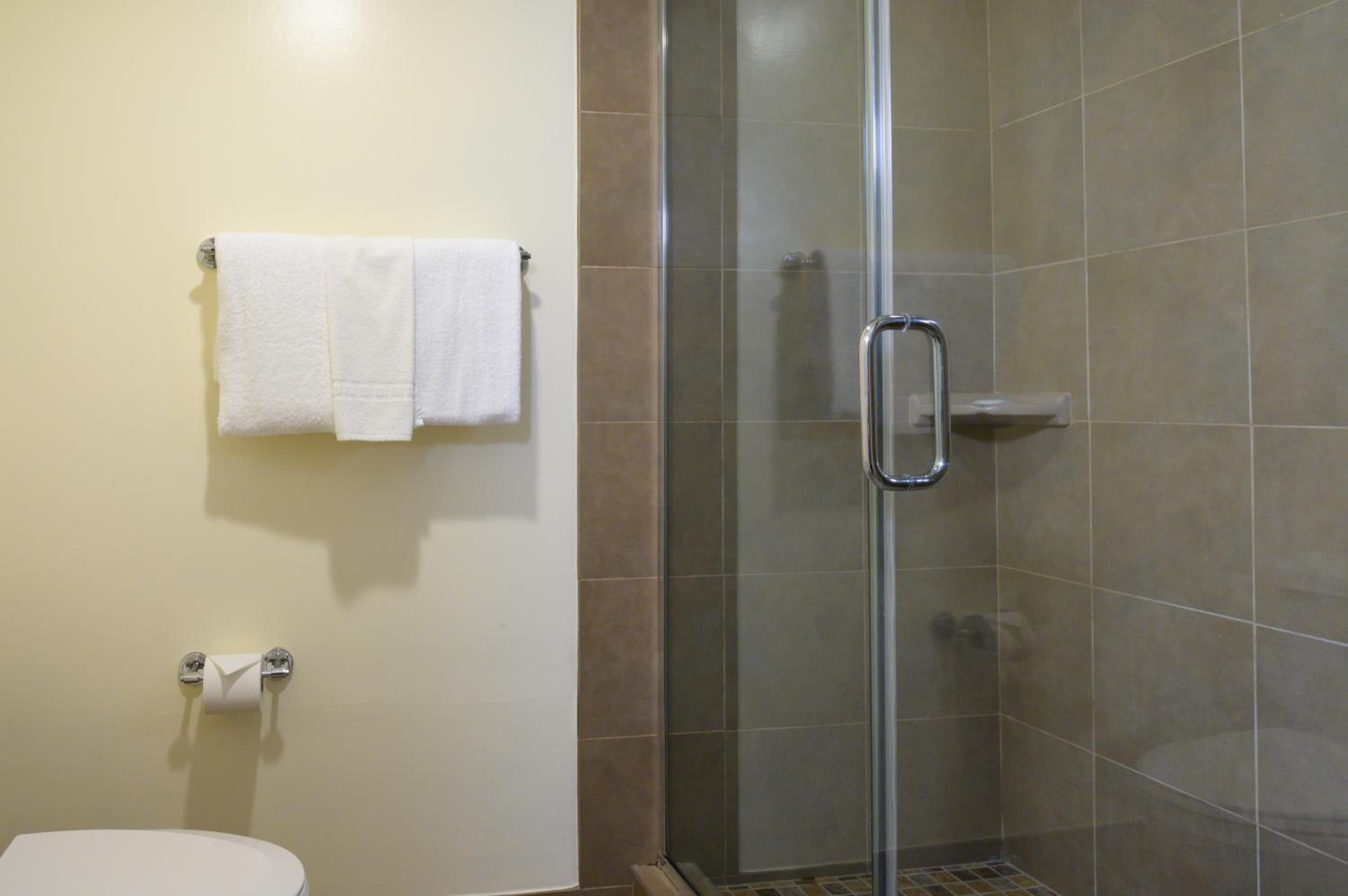 Van Nuys Vacations - Airtel Plaza Hotel - Property Image 15