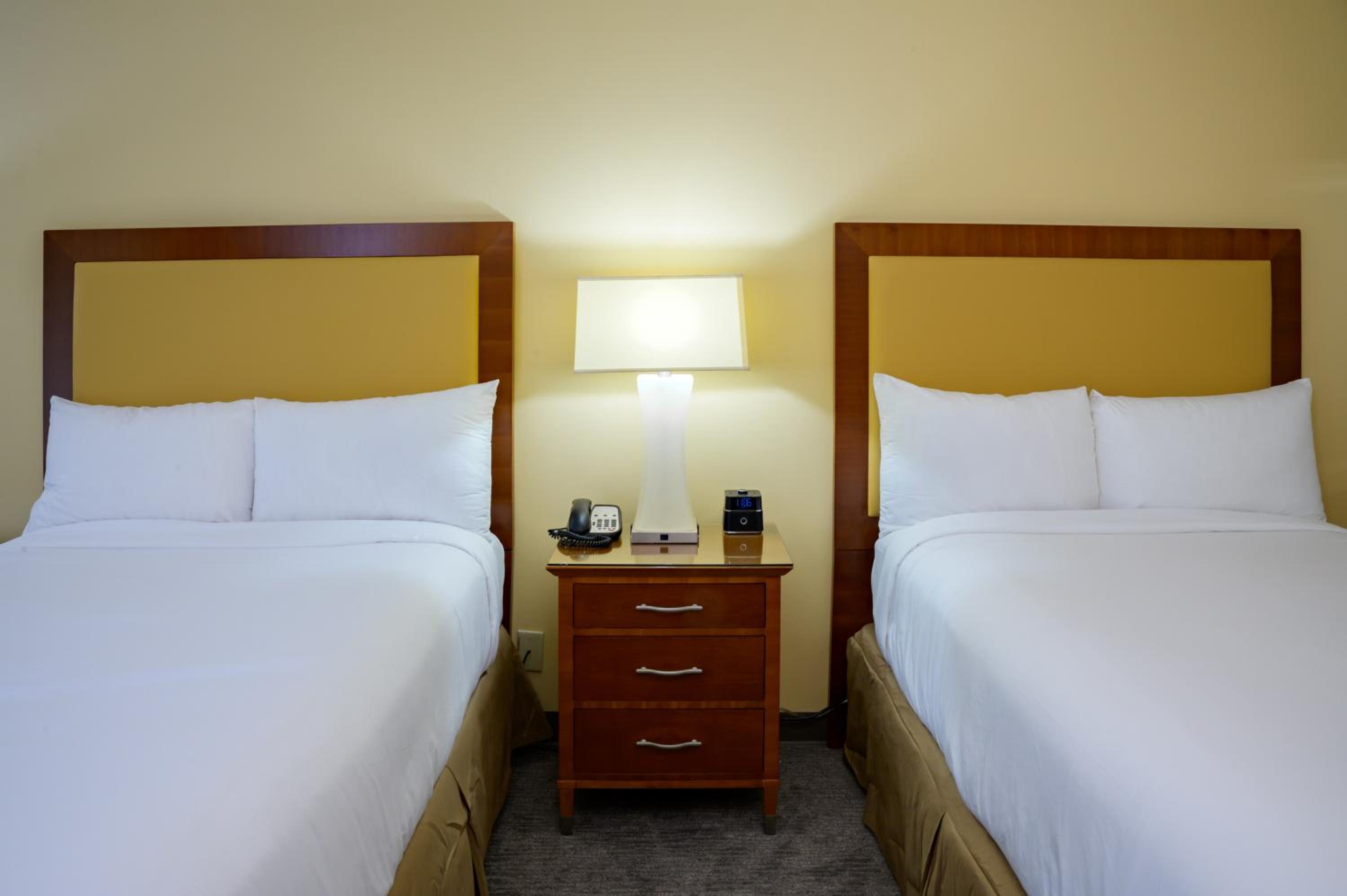 Van Nuys Vacations - Airtel Plaza Hotel - Property Image 36