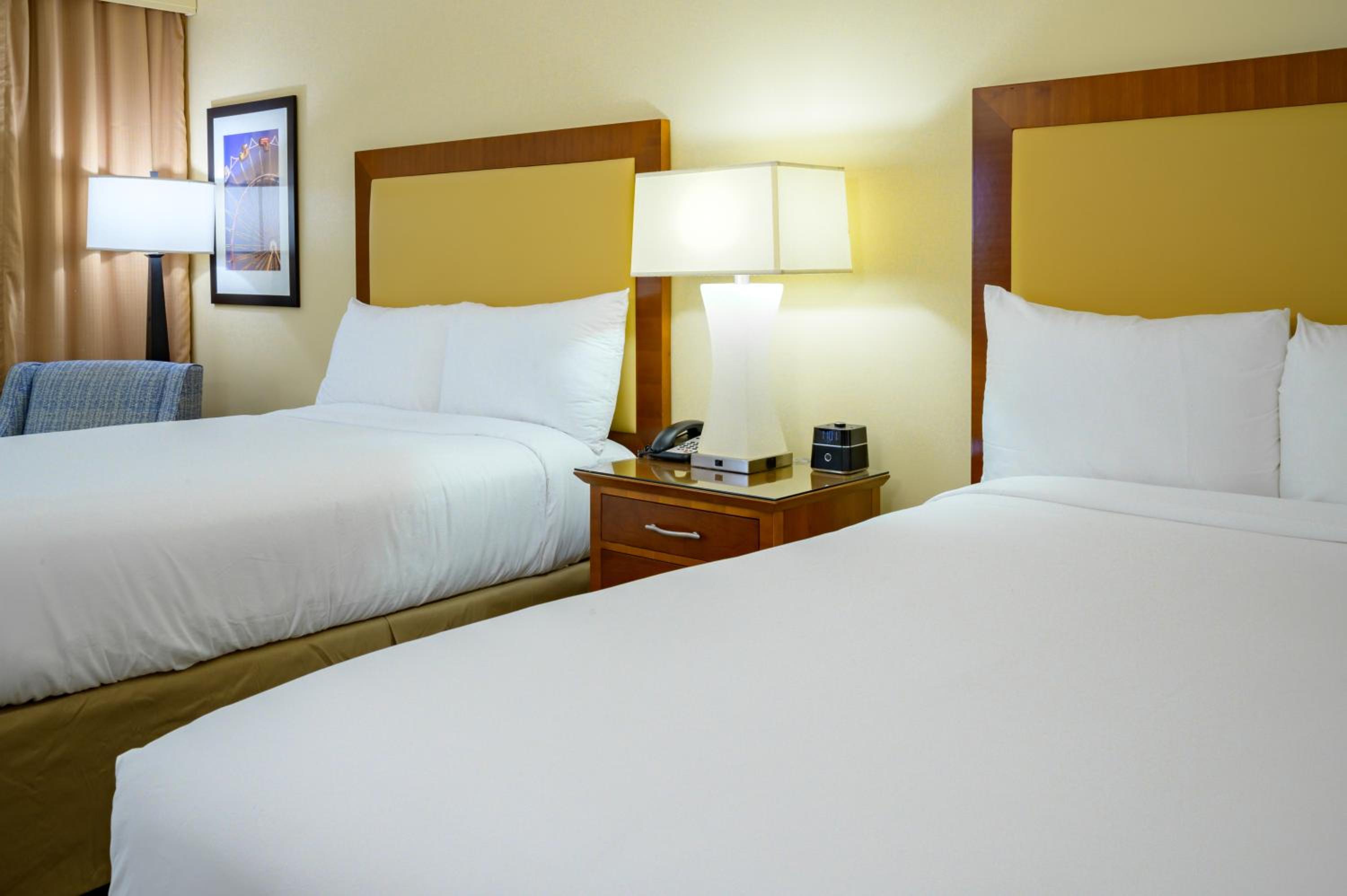 Van Nuys Vacations - Airtel Plaza Hotel - Property Image 2