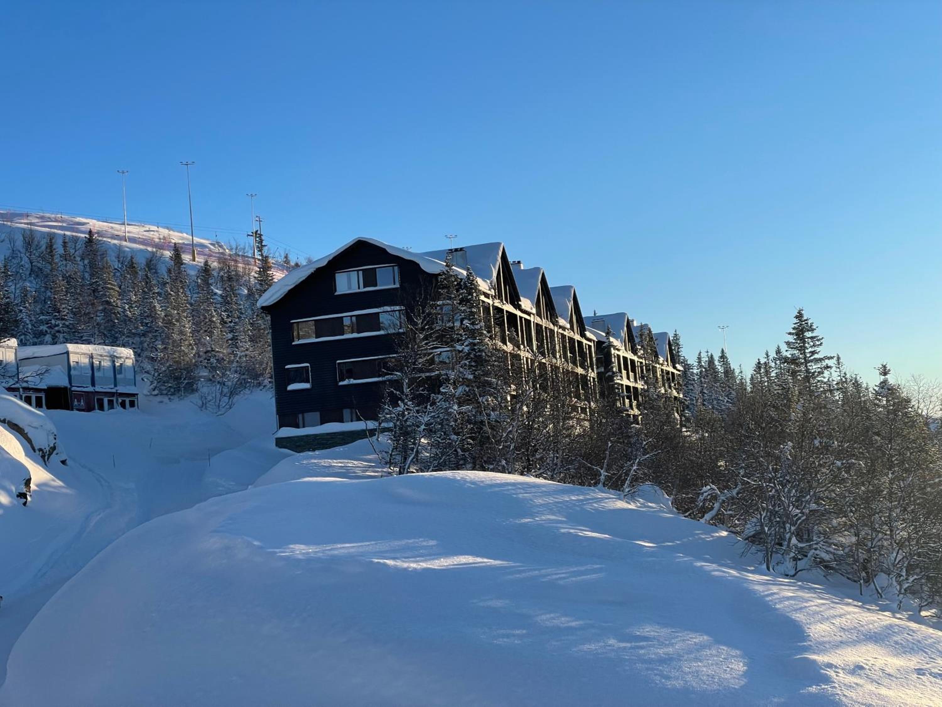 Astonishing Mountain Lodge at the top of Gaustablikk, 25m2 west facing terrace, 3 bedrooms view 2