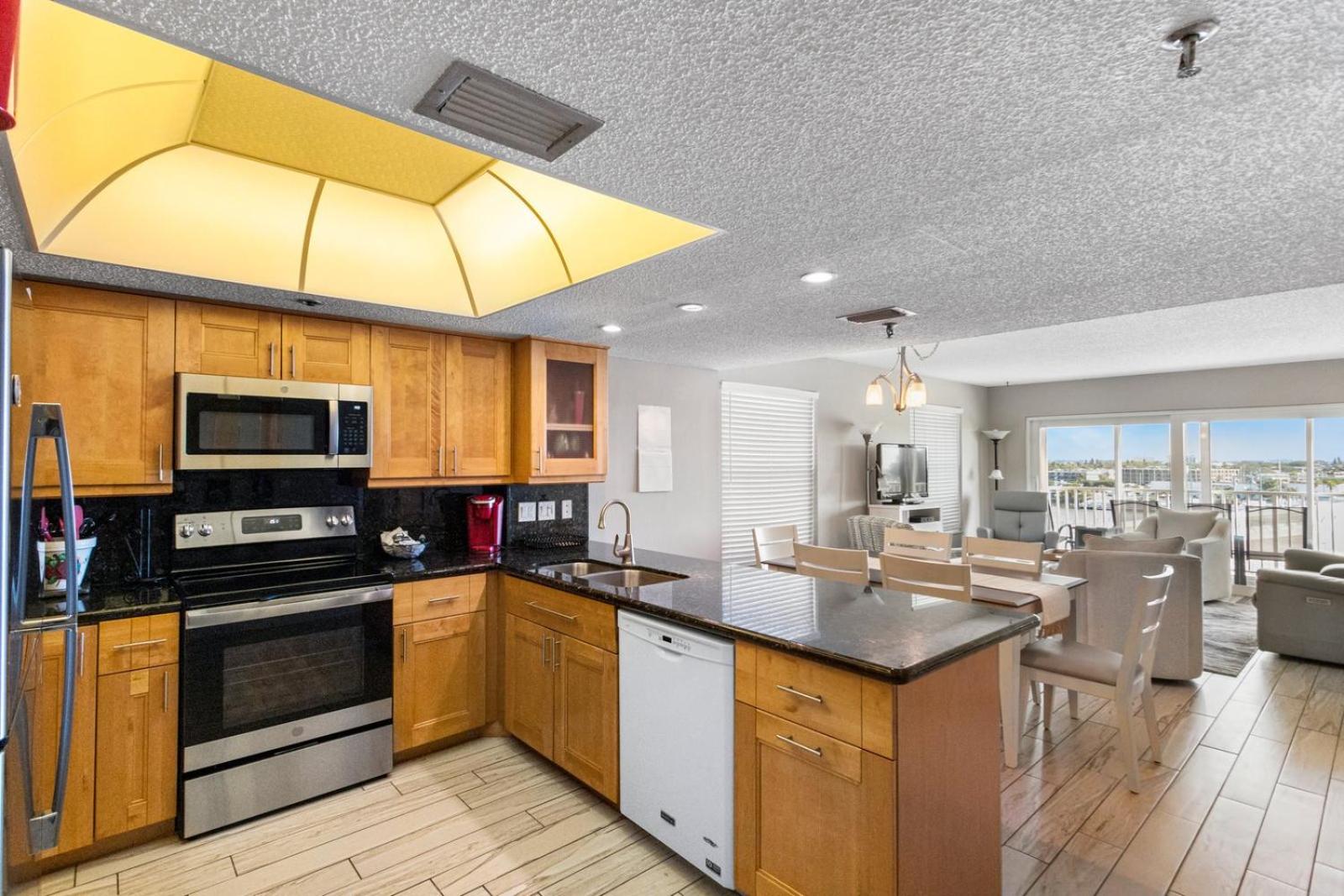 Beach View - Balcony - 3b 2b - Beach Place #505