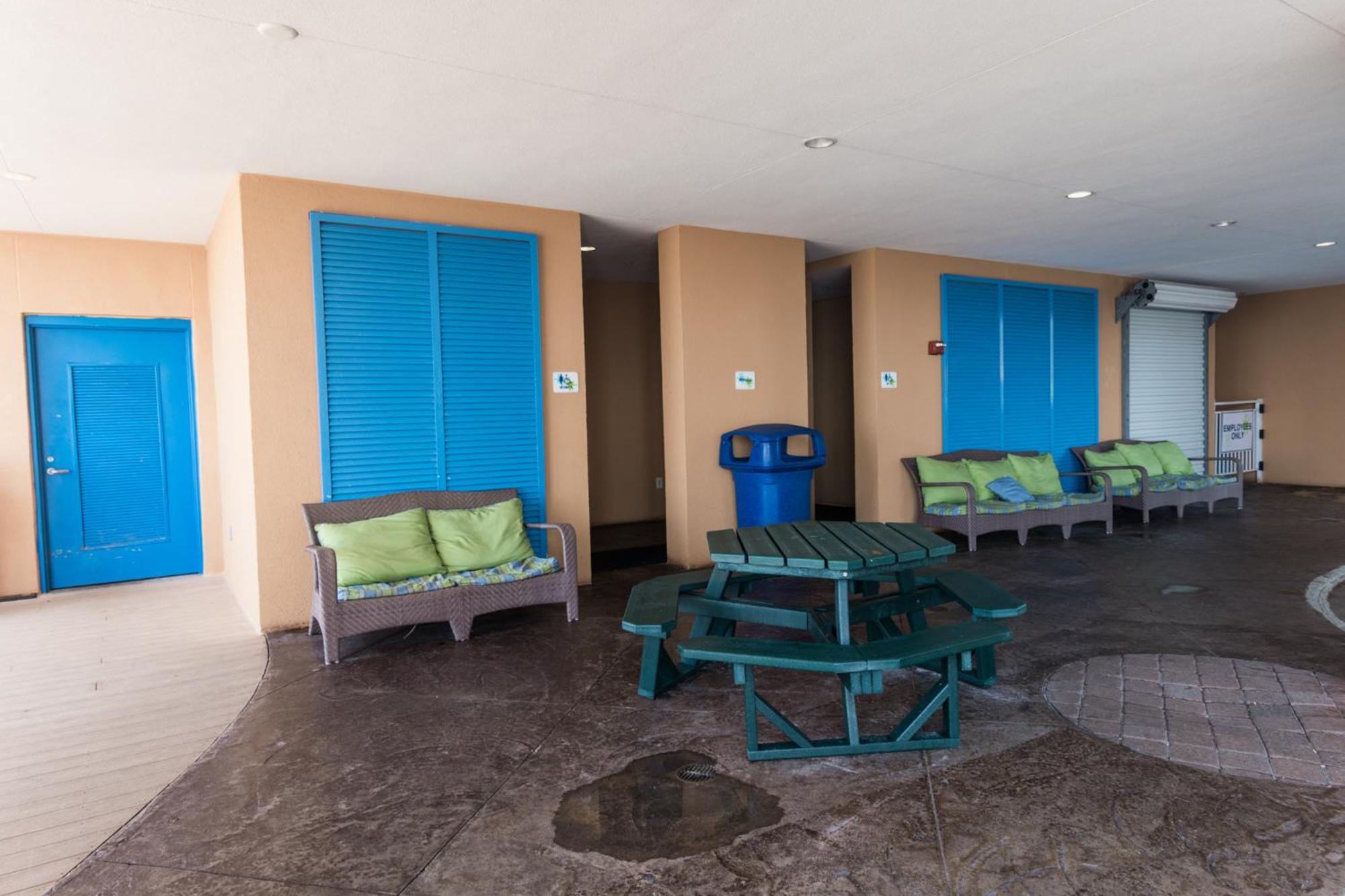 Low Floor, beautiful ocean views condo