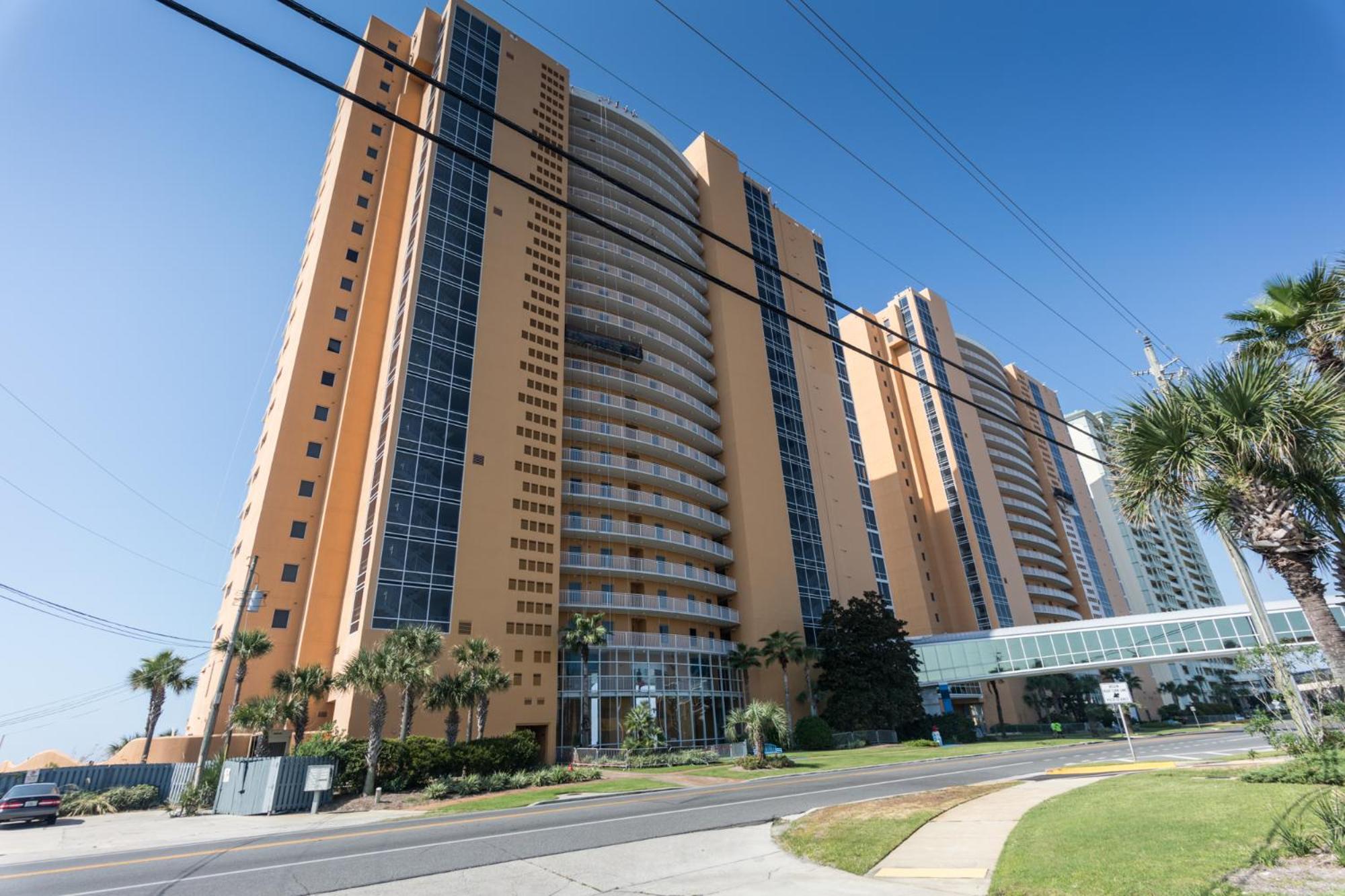 Low Floor, beautiful ocean views condo