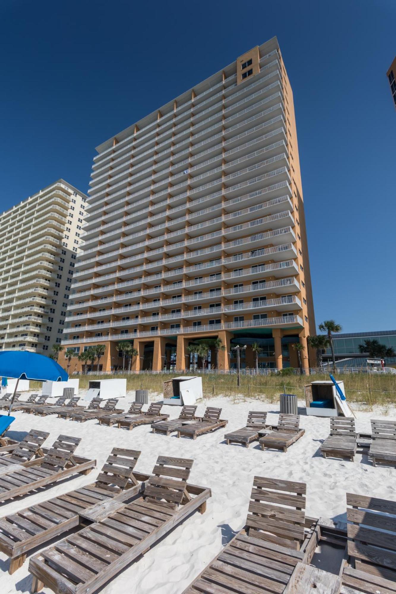 Low Floor, beautiful ocean views condo