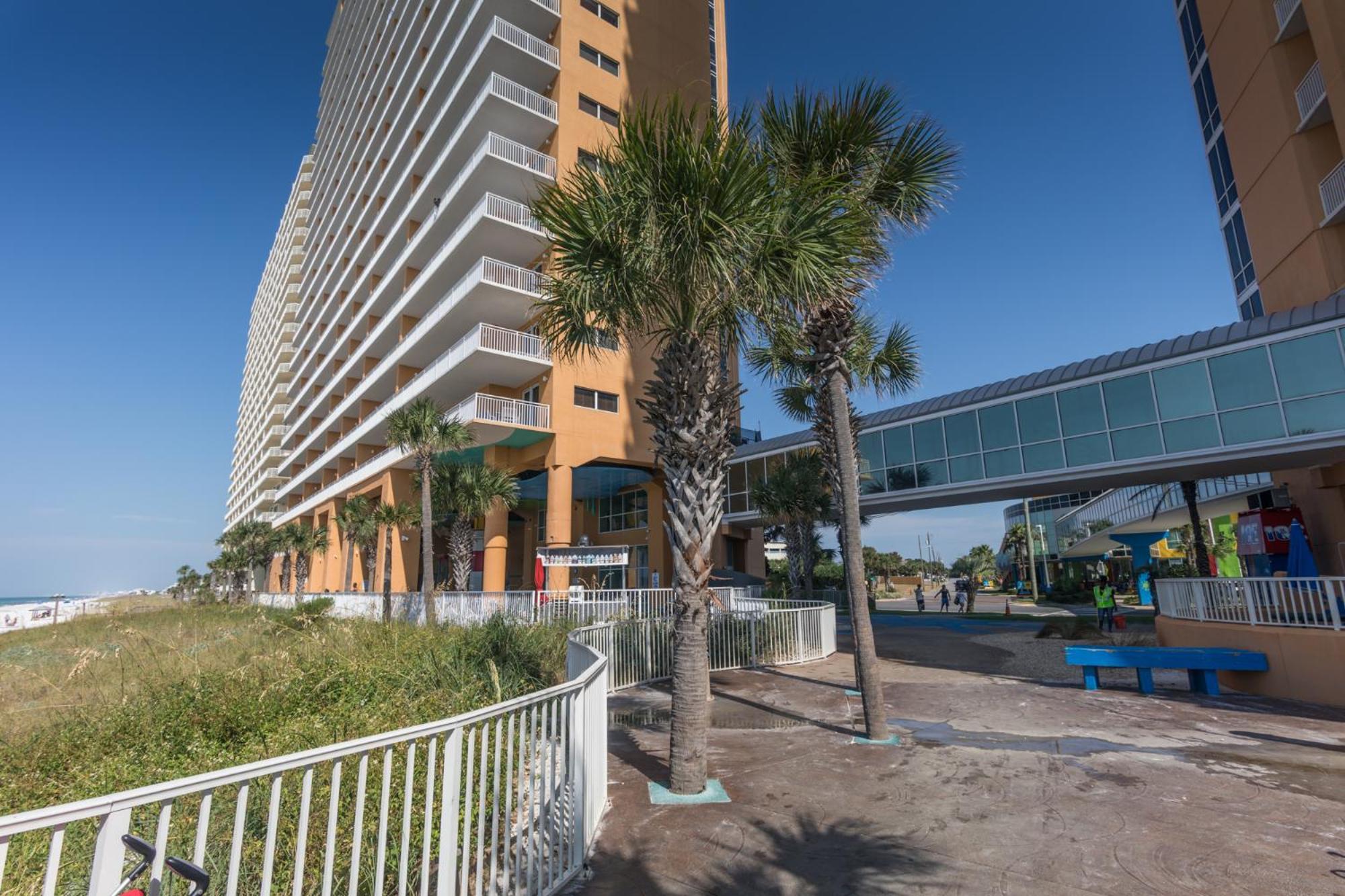 Low Floor, beautiful ocean views condo