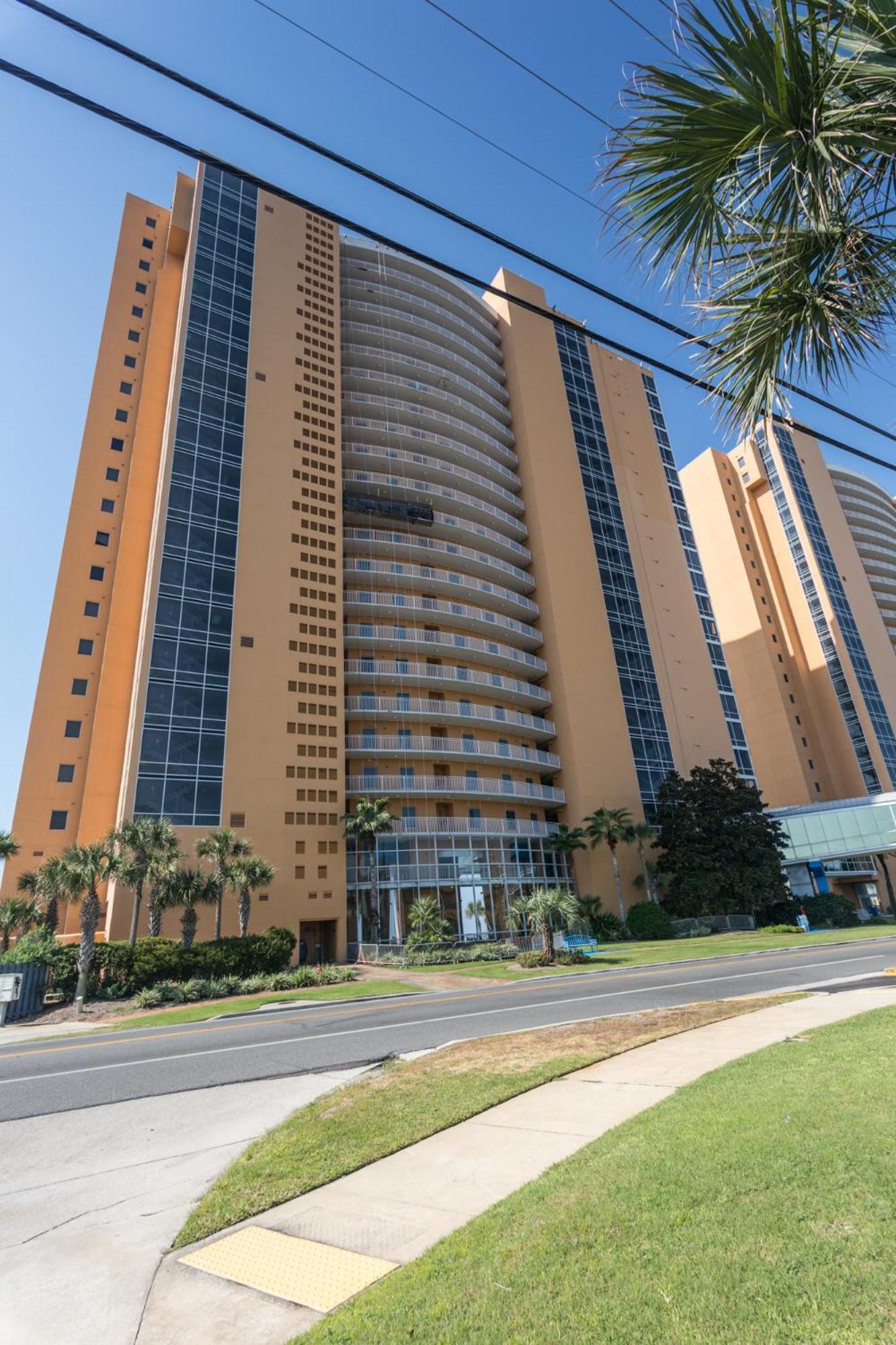 Low Floor, beautiful ocean views condo