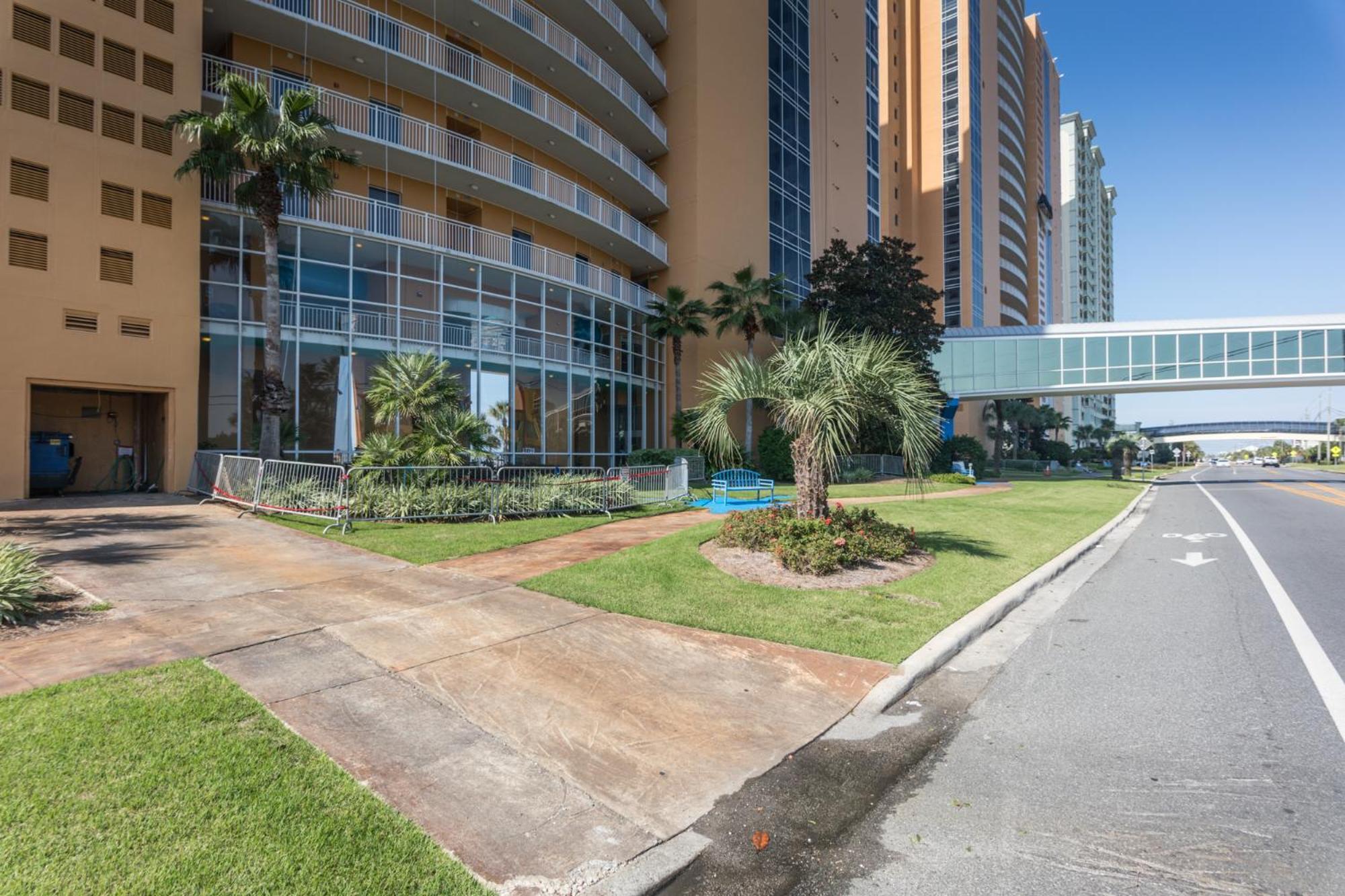 Low Floor, beautiful ocean views condo