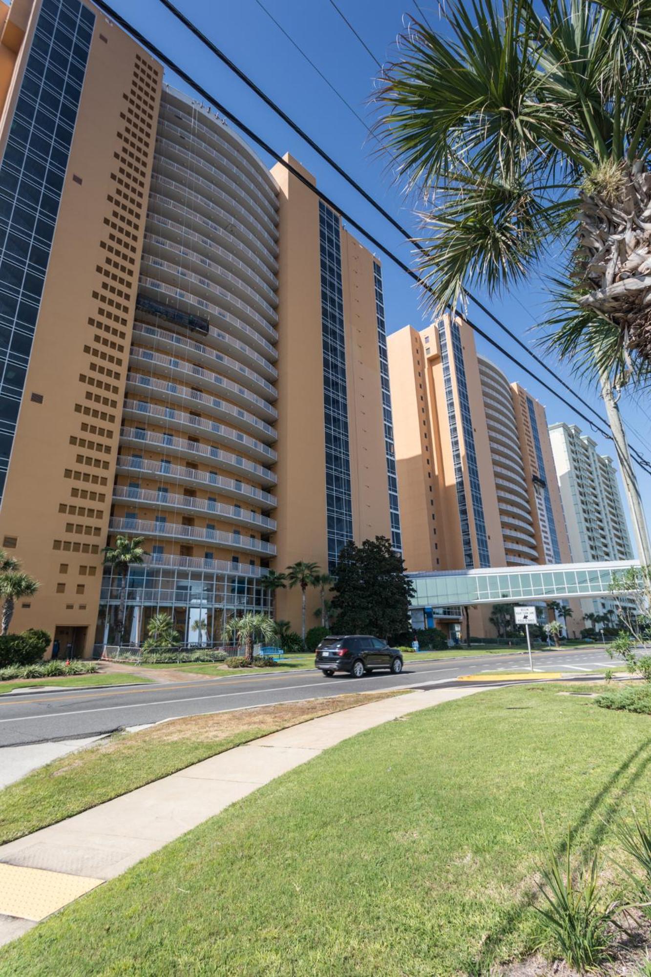 Low Floor, beautiful ocean views condo