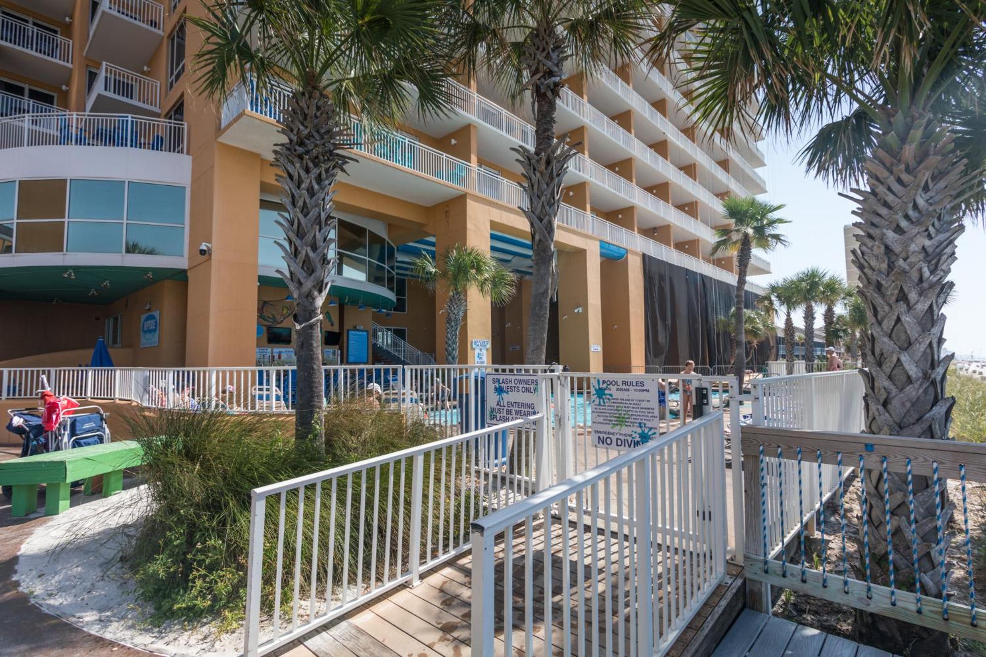 Low Floor, beautiful ocean views condo