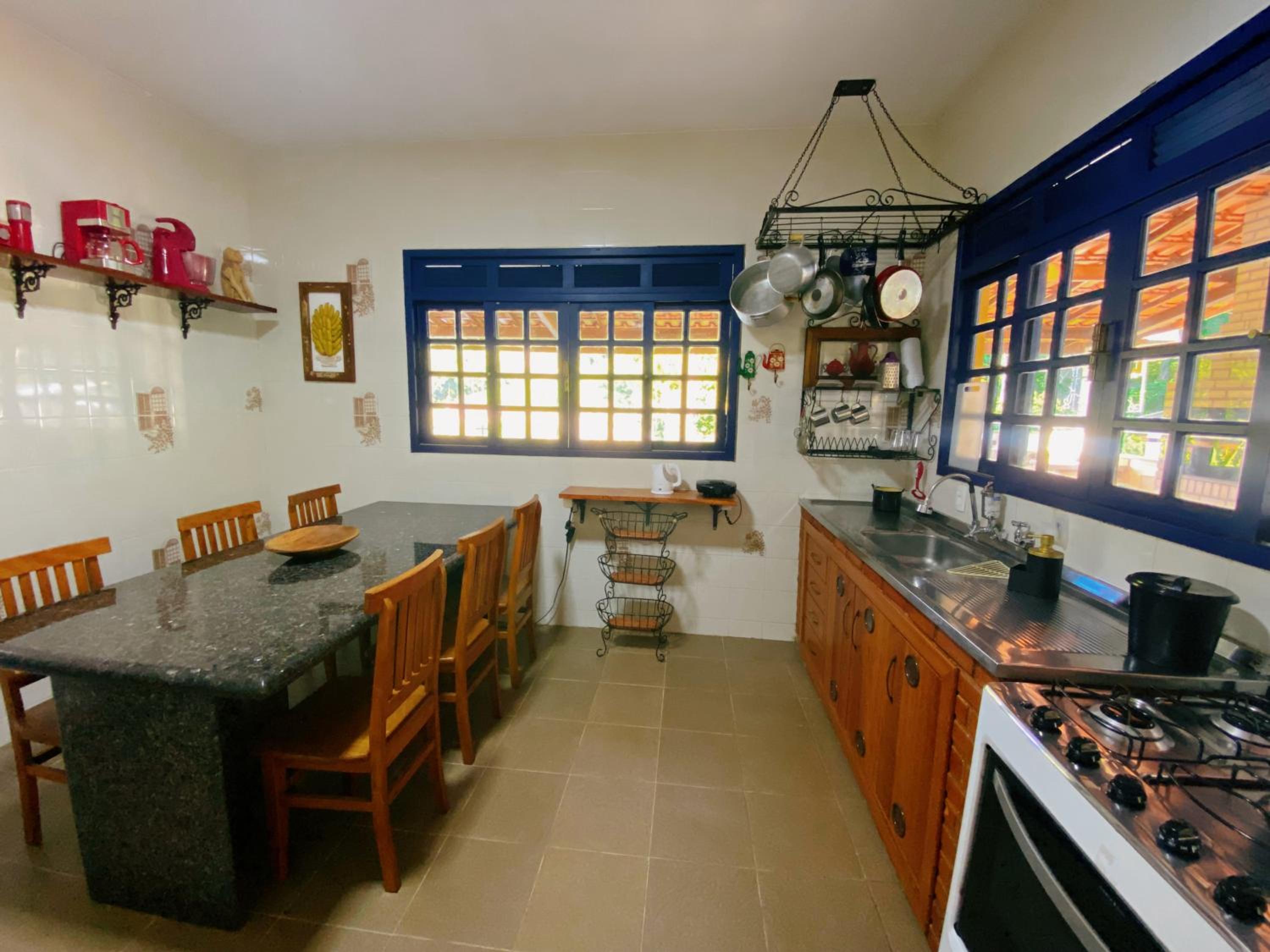 Casa na Serra com Cachoeira e Piscina