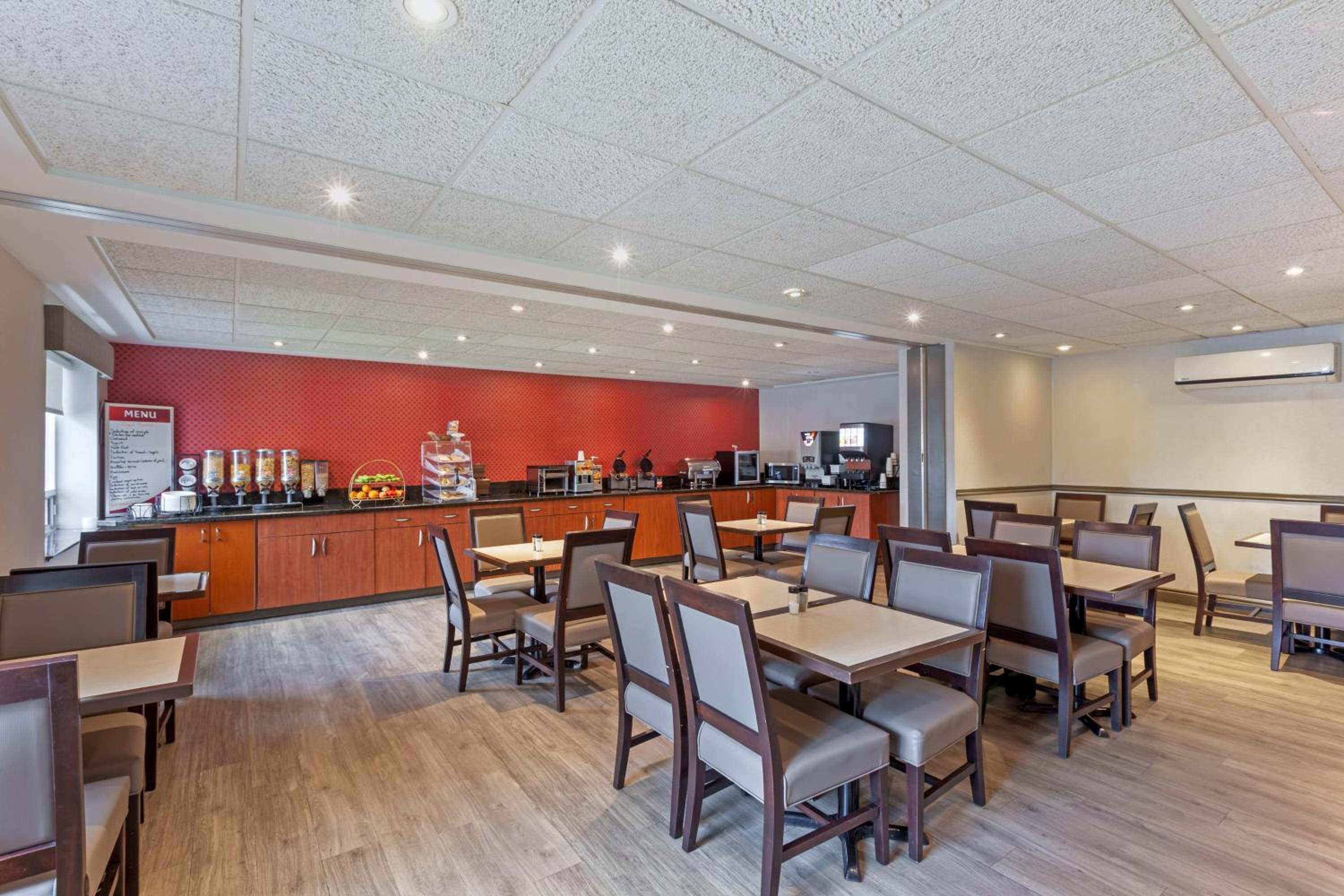 Toronto Vacations - Best Western Plus Burlington Inn  Suites - Property Image 5