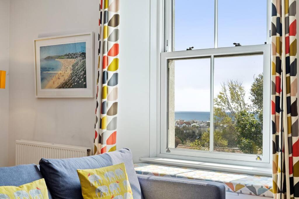 Pendennis - Bright Victorian flat, sea views & close to beach view 5