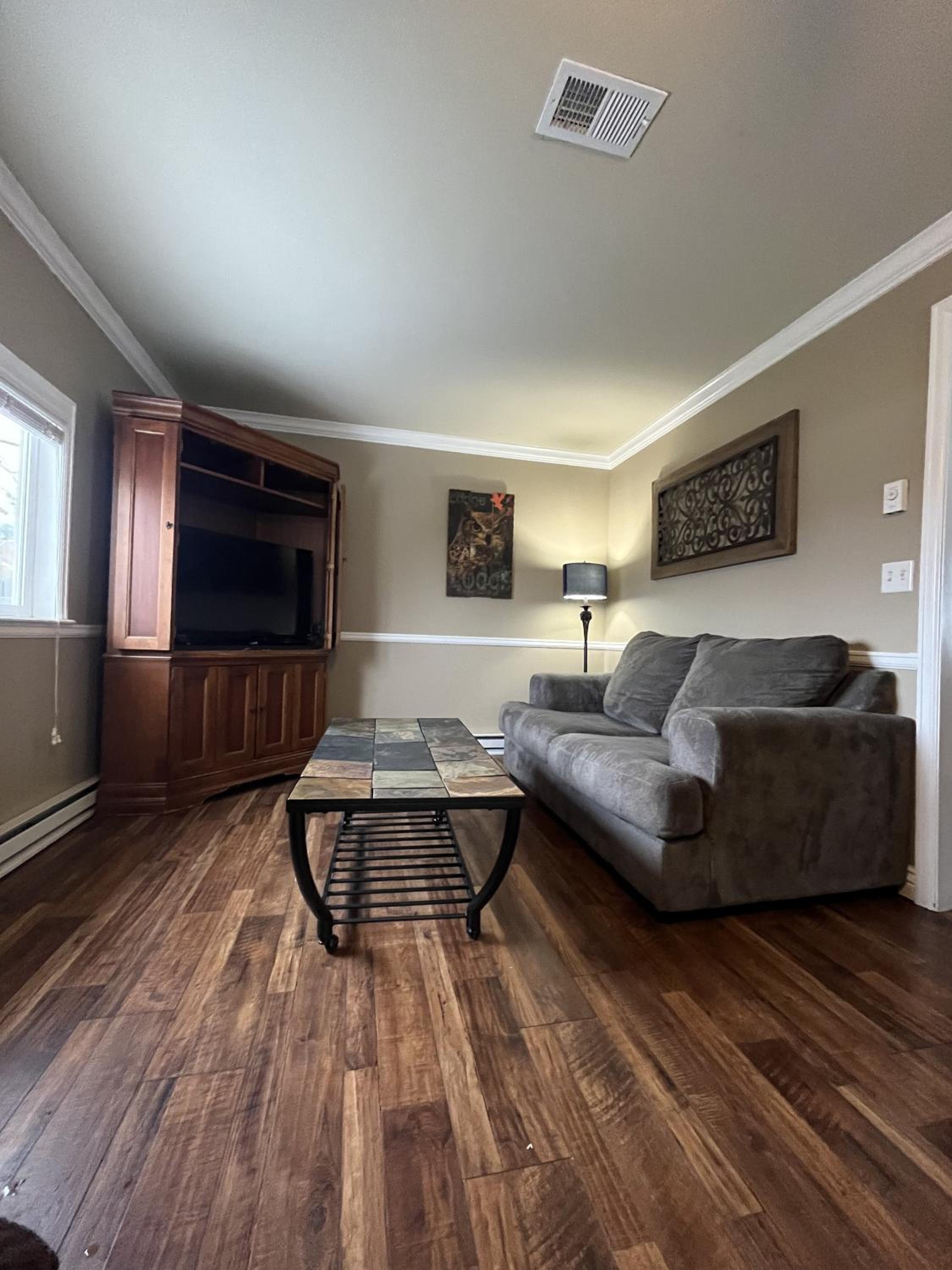 Mt Olympus Cabin, Cozy 1 bedroom cabin Great for couples view 3