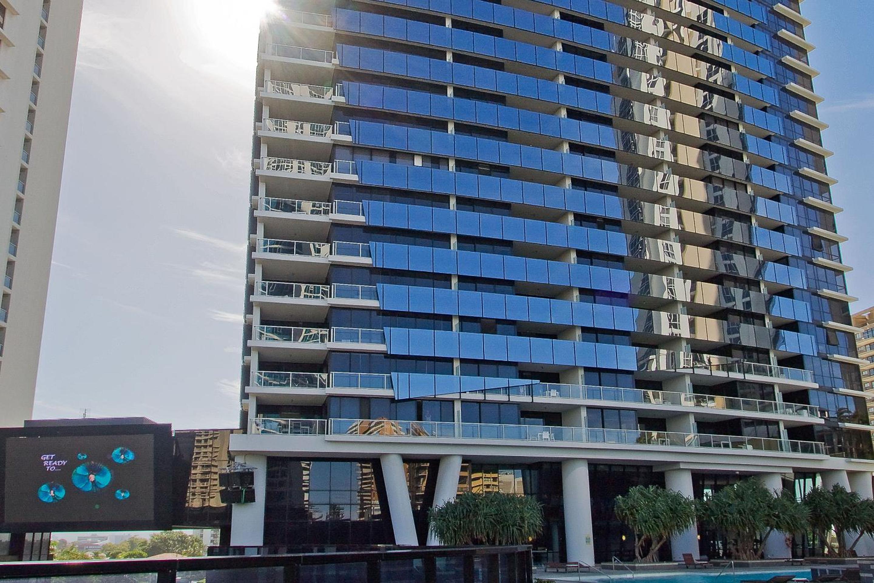 LIMITED 7 NIGHT DEAL in 2 Bedroom SPA Hinterland at Circle on Cavill - KIDS STAY FREE!!!