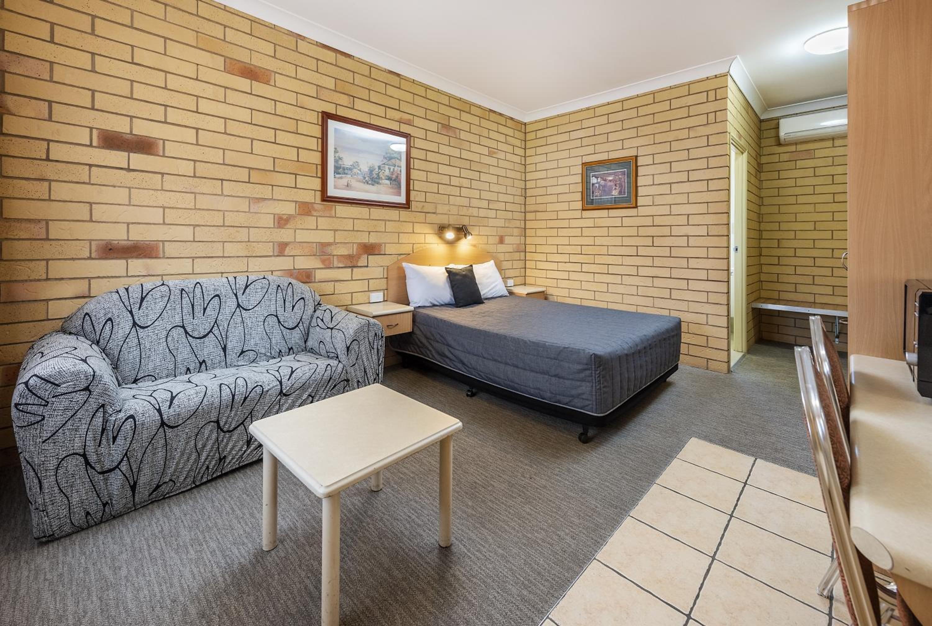 Roma Mid Town Motor Inn