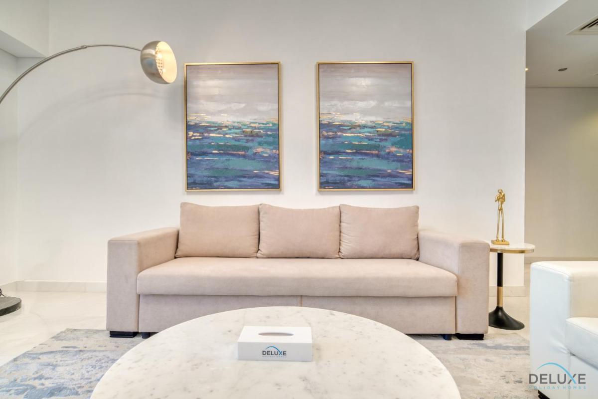Refined 1BR at Cayan Tower Dubai Marina by Deluxe Holiday Homes