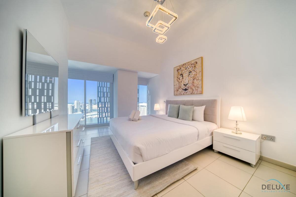 Refined 1BR at Cayan Tower Dubai Marina by Deluxe Holiday Homes