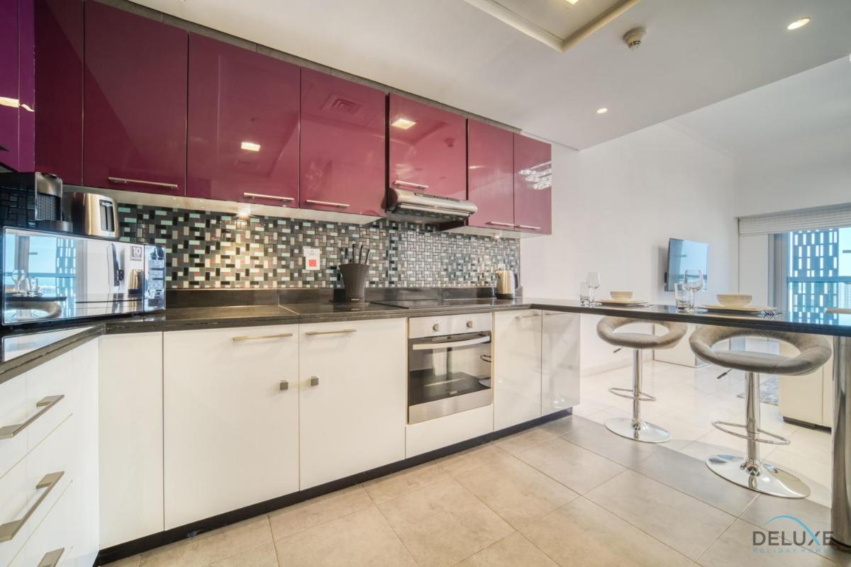 Refined 1BR at Cayan Tower Dubai Marina by Deluxe Holiday Homes