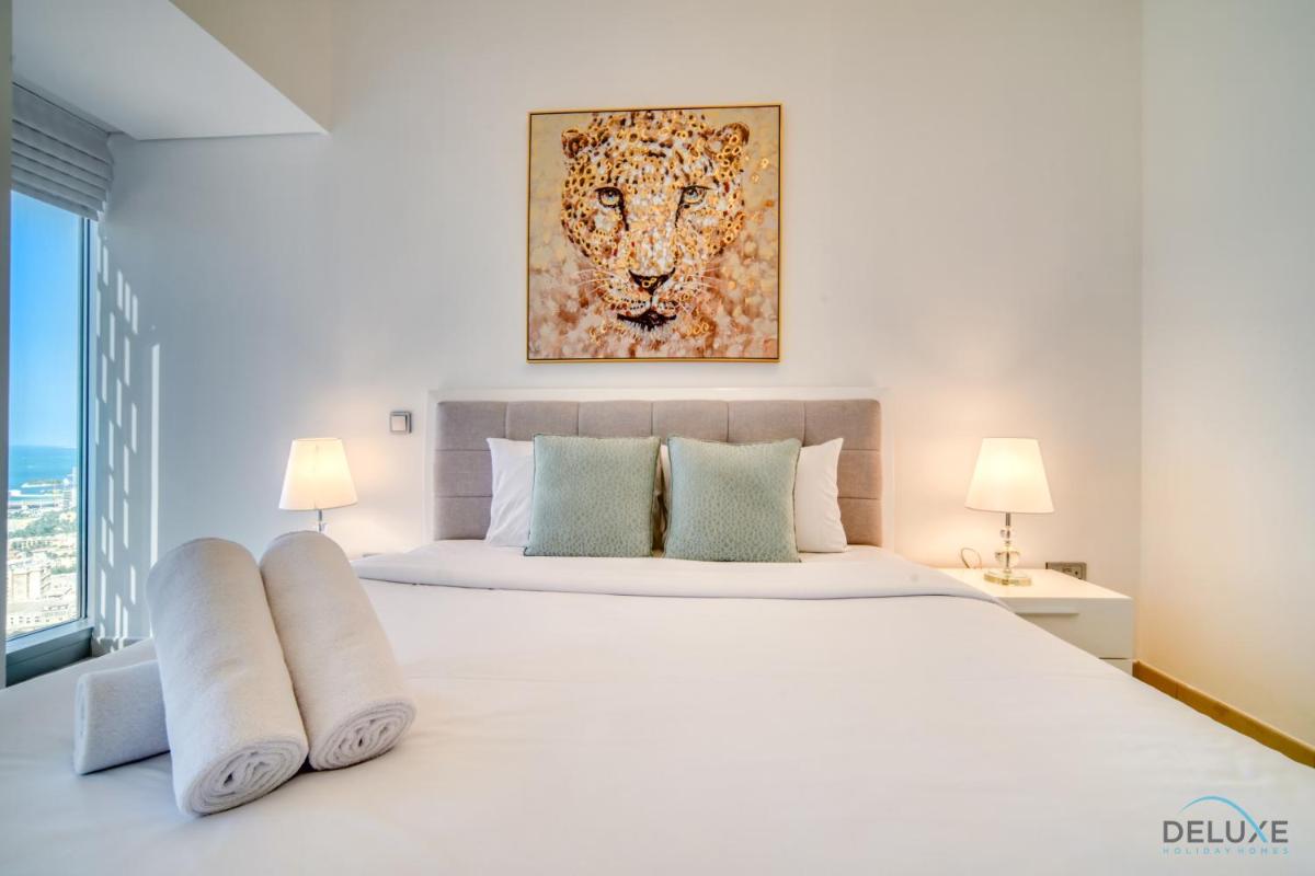 Refined 1BR at Cayan Tower Dubai Marina by Deluxe Holiday Homes