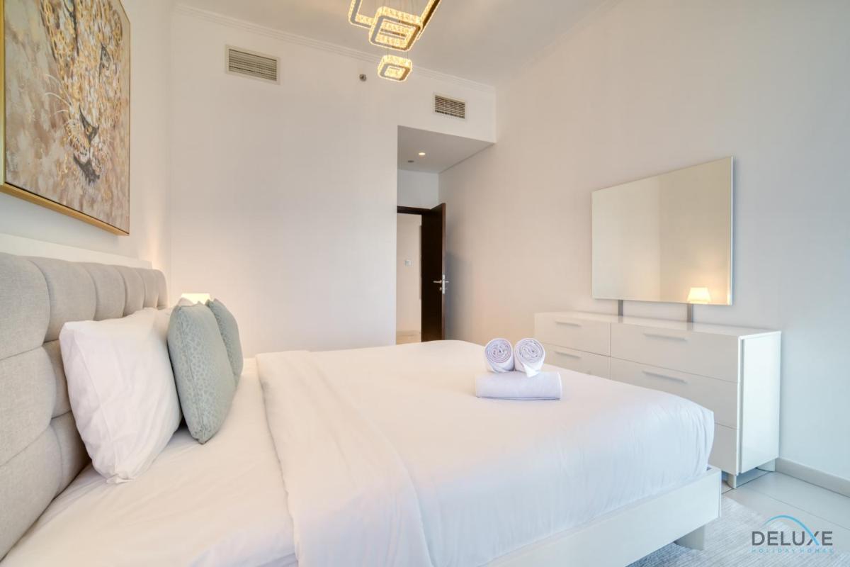 Refined 1BR at Cayan Tower Dubai Marina by Deluxe Holiday Homes
