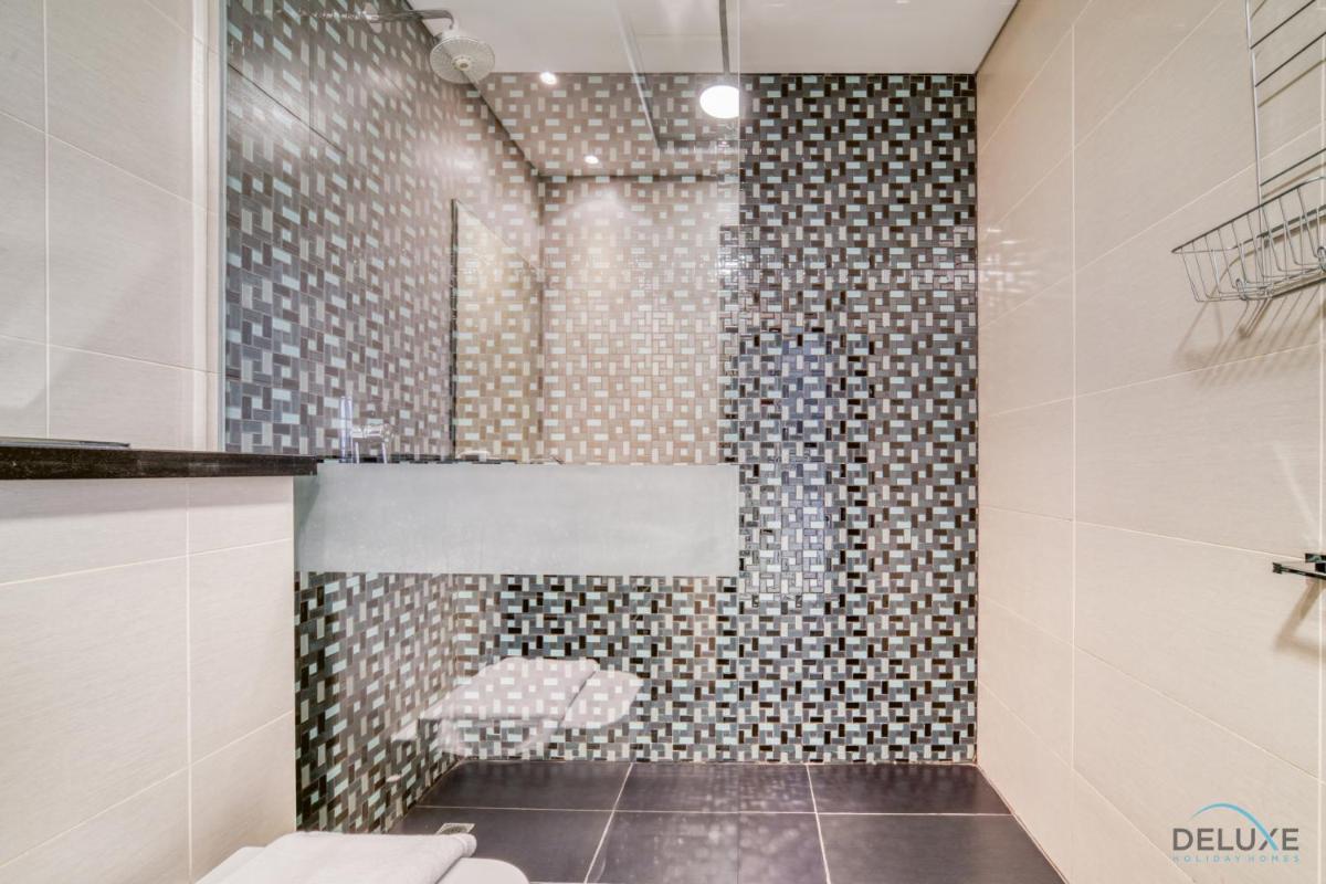 Refined 1BR at Cayan Tower Dubai Marina by Deluxe Holiday Homes