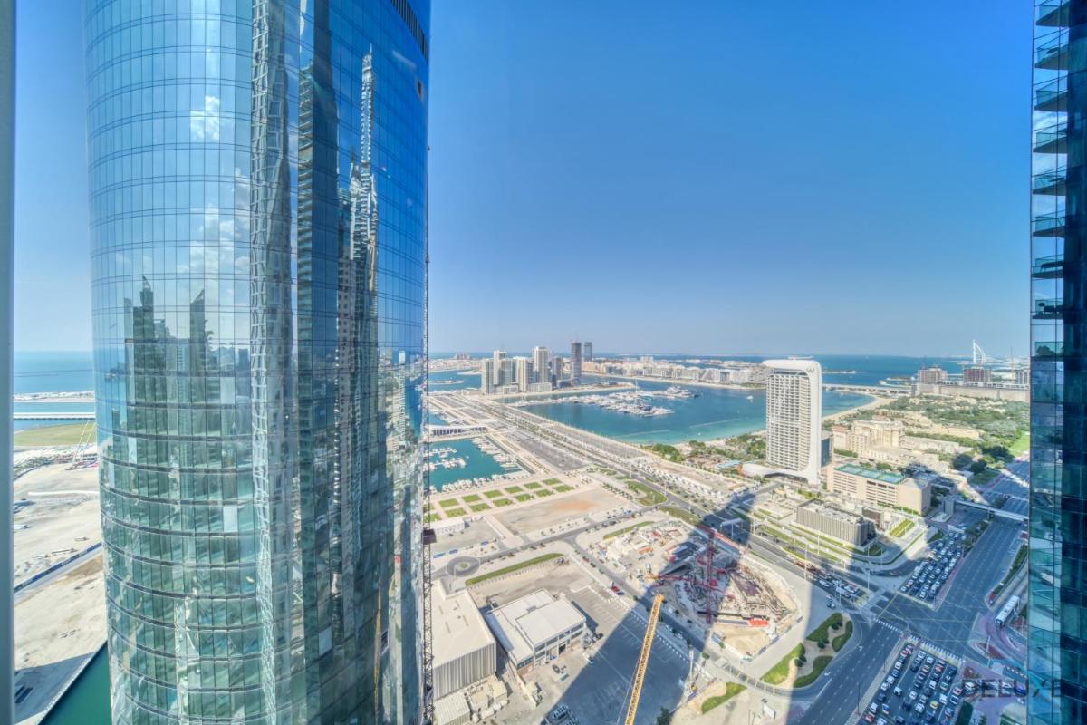 Refined 1BR at Cayan Tower Dubai Marina by Deluxe Holiday Homes