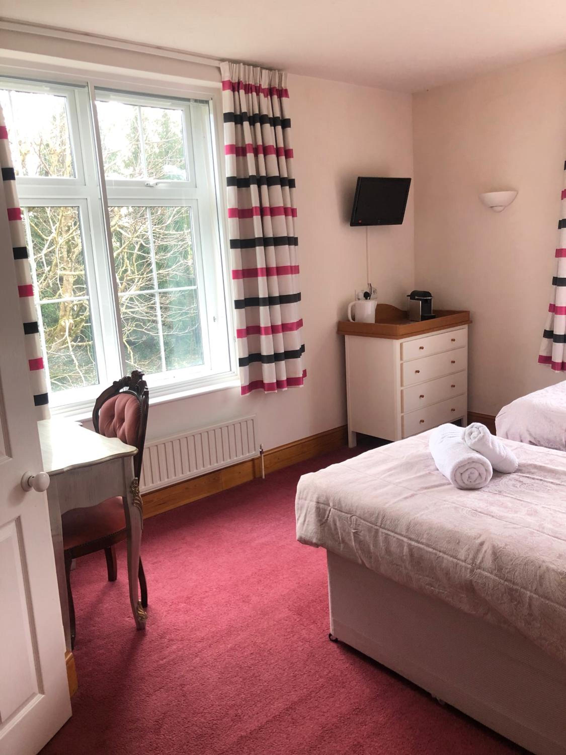 Lower Winsford Apartments & Rooms