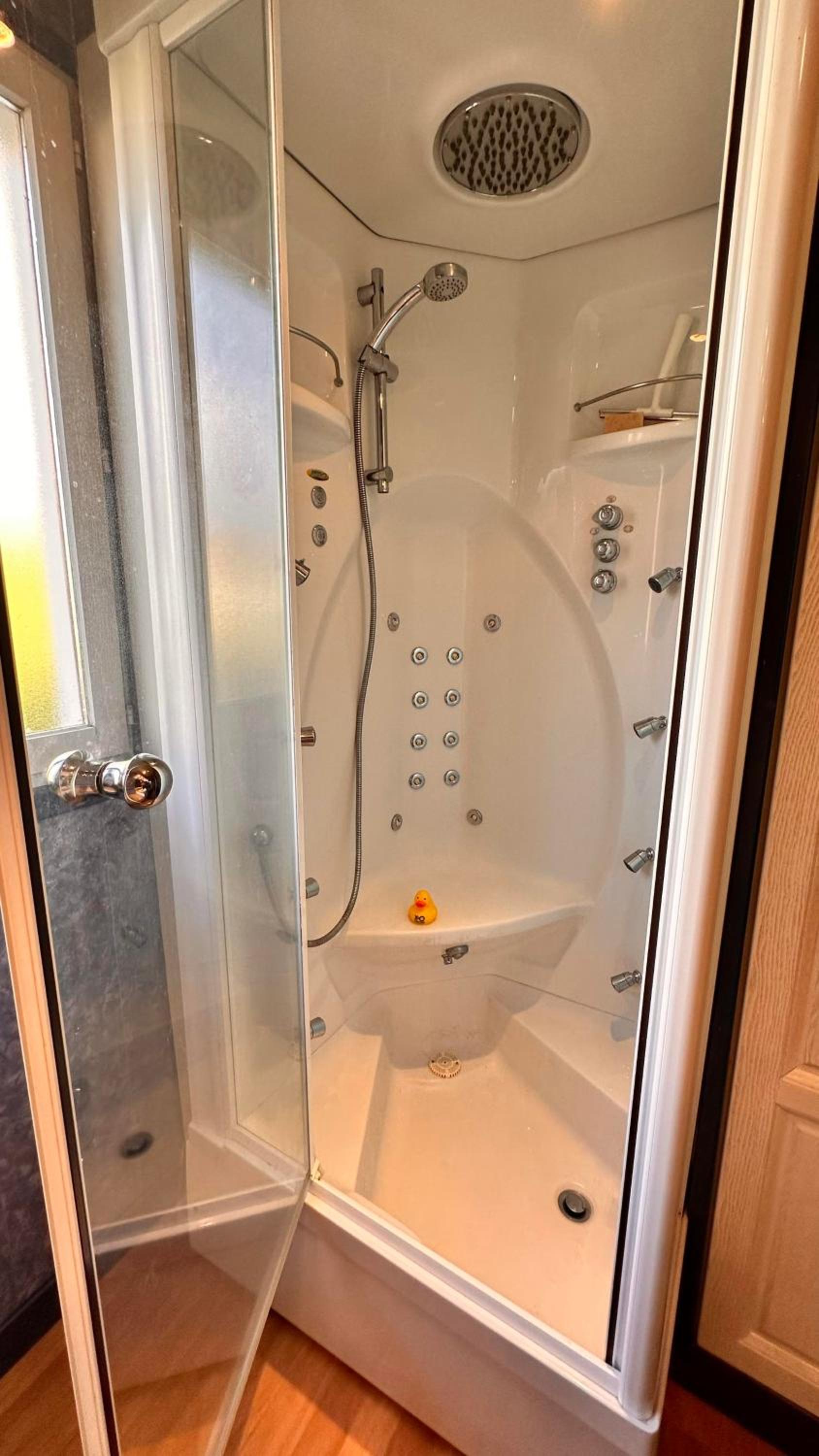 Gîte Le Pingu - spacieux, calme, plein sud - cabine sauna - 8 personnes