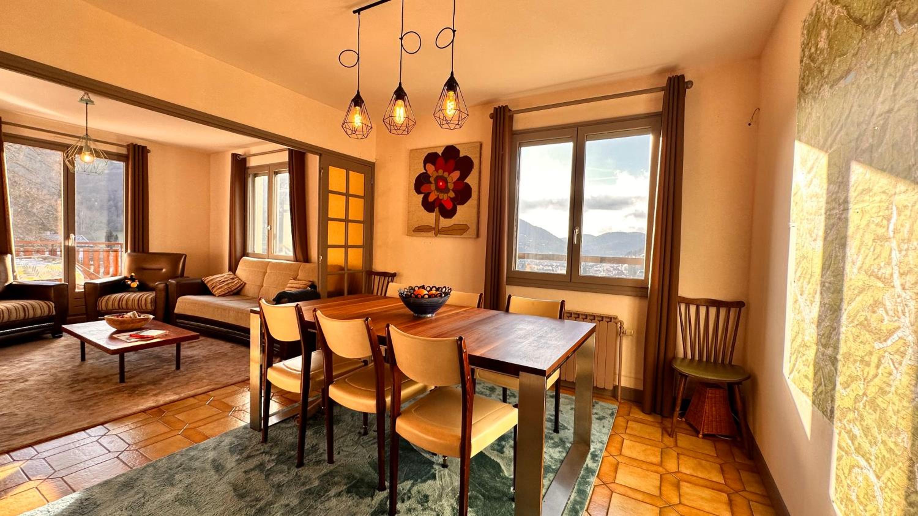 Gîte Le Pingu - spacieux, calme, plein sud - cabine sauna - 8 personnes