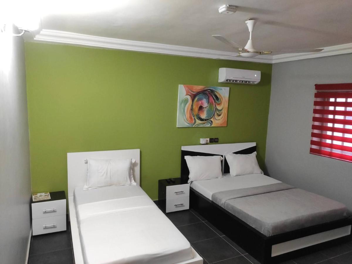 Room in Guest room - Royal Blue Guest House Bar Deluxe Twin Bed view 3