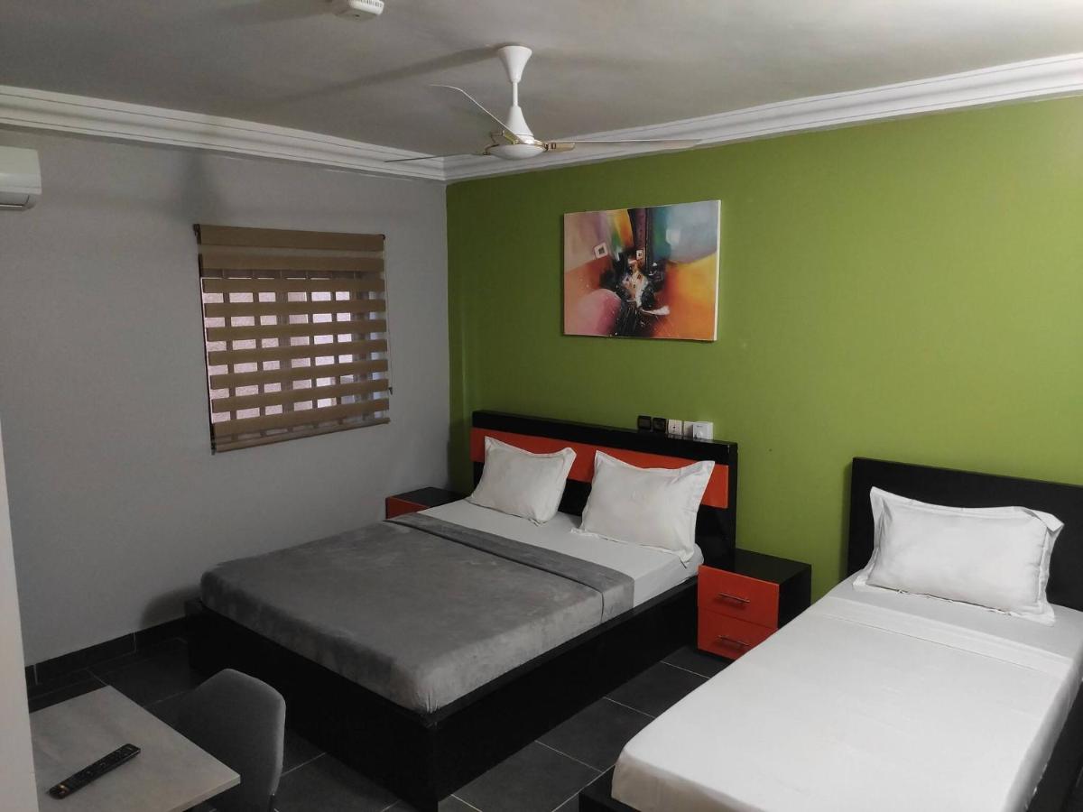 Room in Guest room - Royal Blue Guest House Bar Deluxe Twin Bed view 4