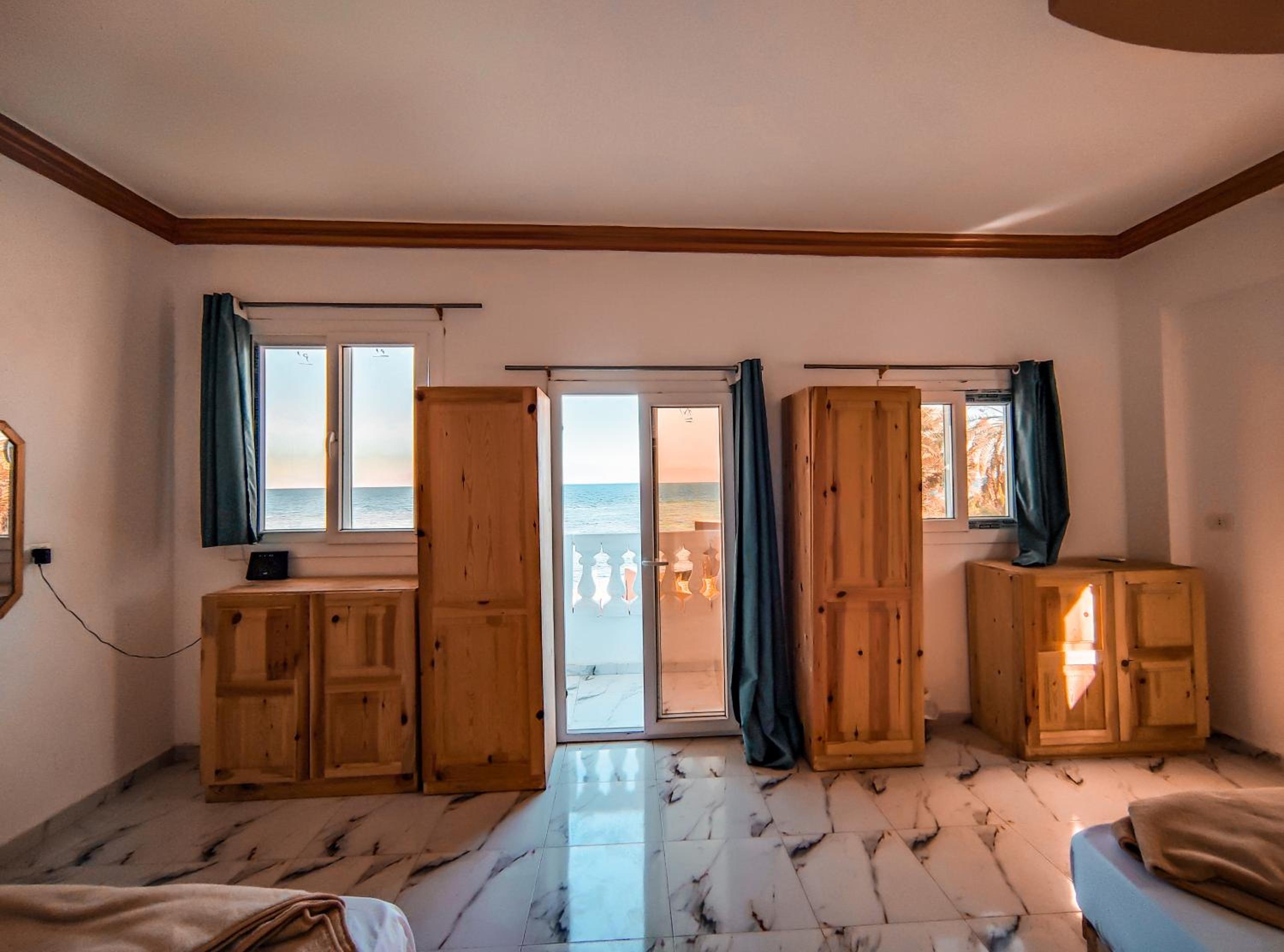 Zarnouk beach house