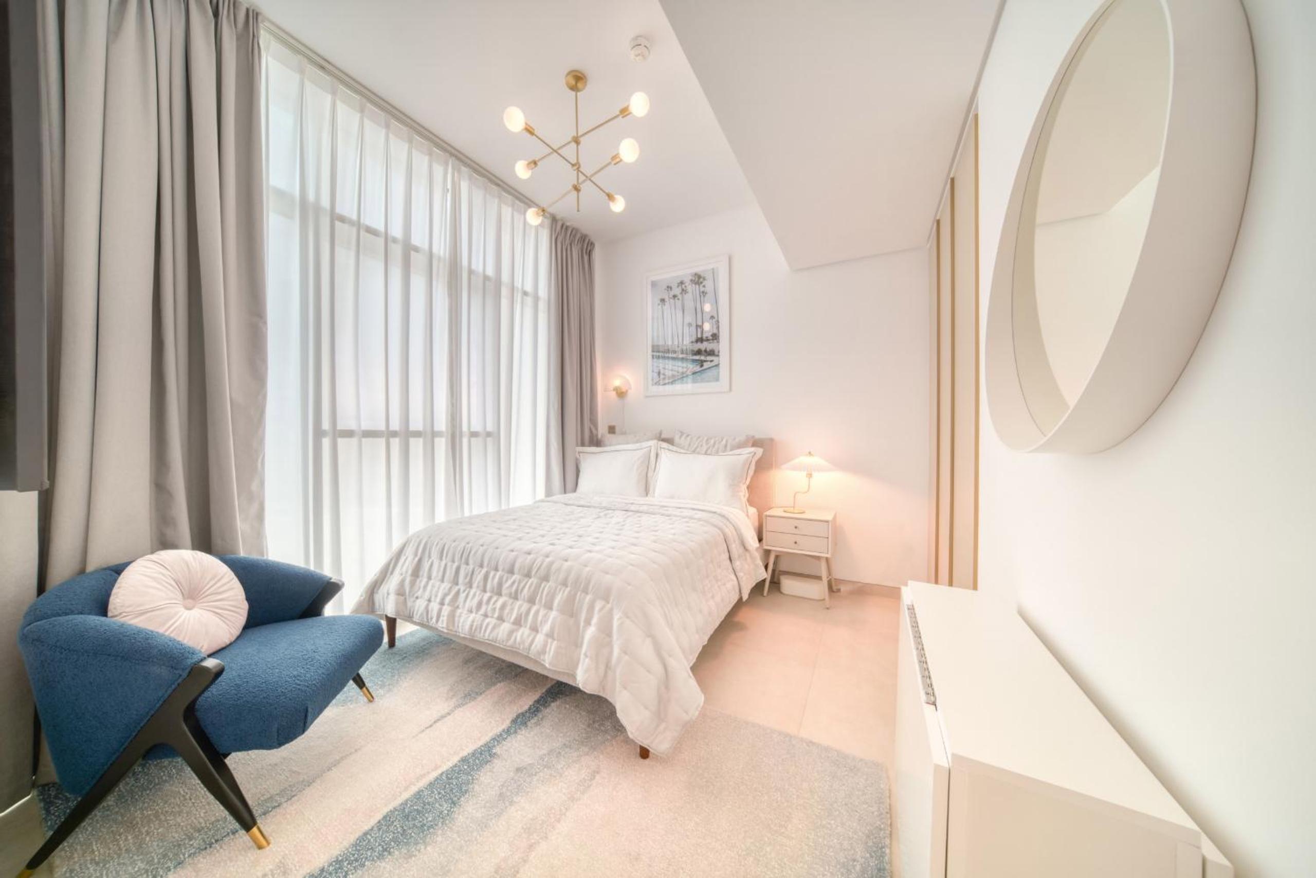 Studio with City Views, Jumeirah Lake Towers - Mint Stay