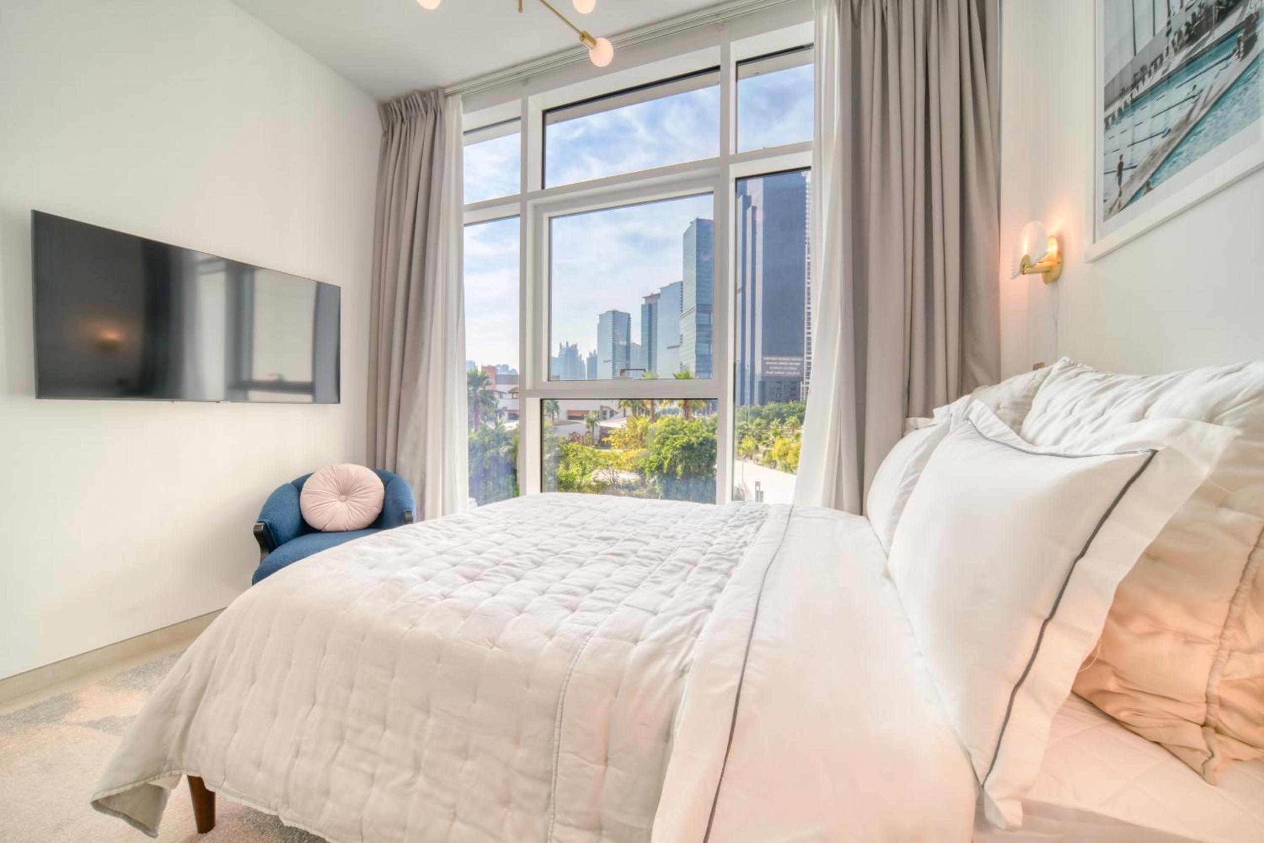 Studio with City Views, Jumeirah Lake Towers - Mint Stay