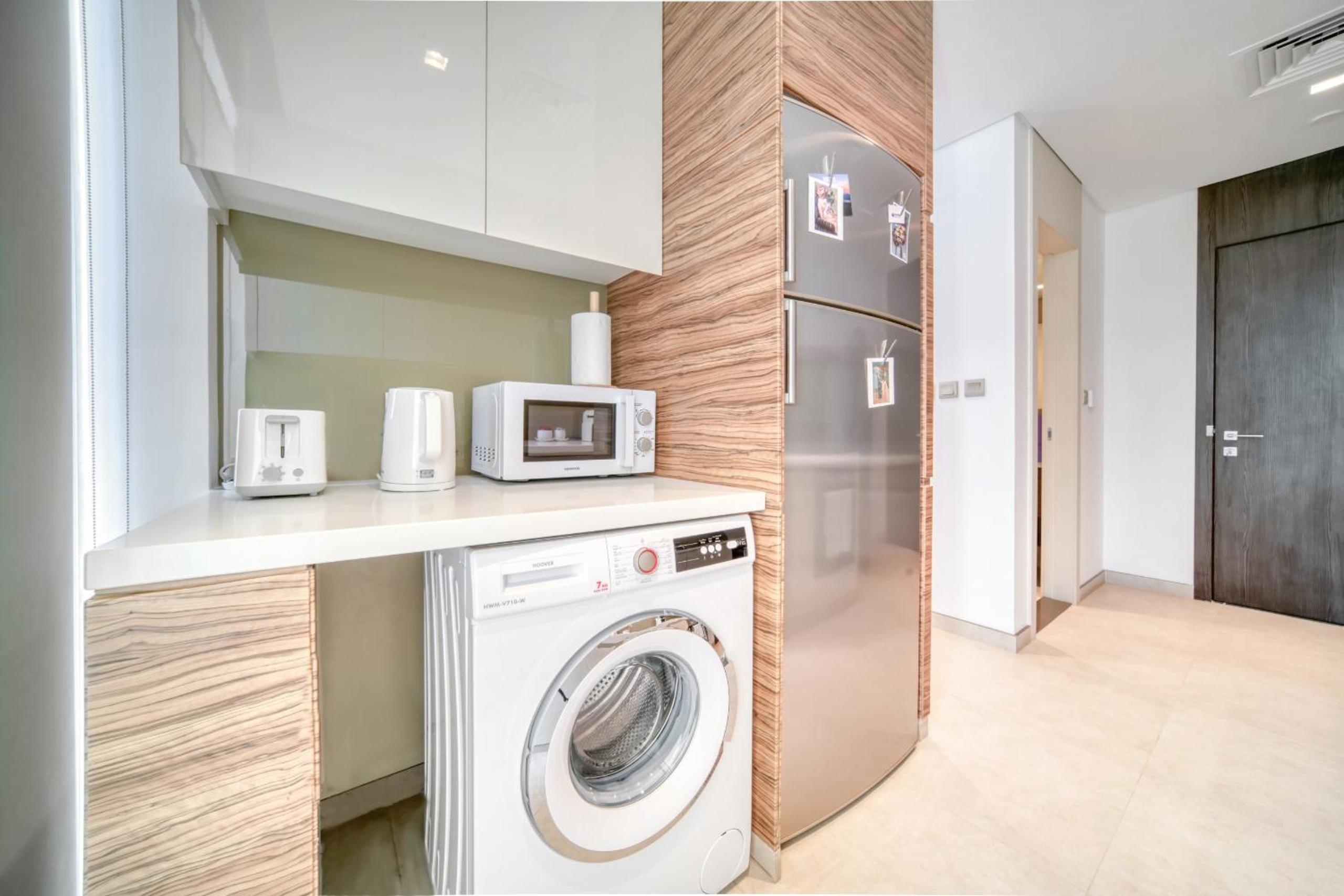 Studio with City Views, Jumeirah Lake Towers - Mint Stay