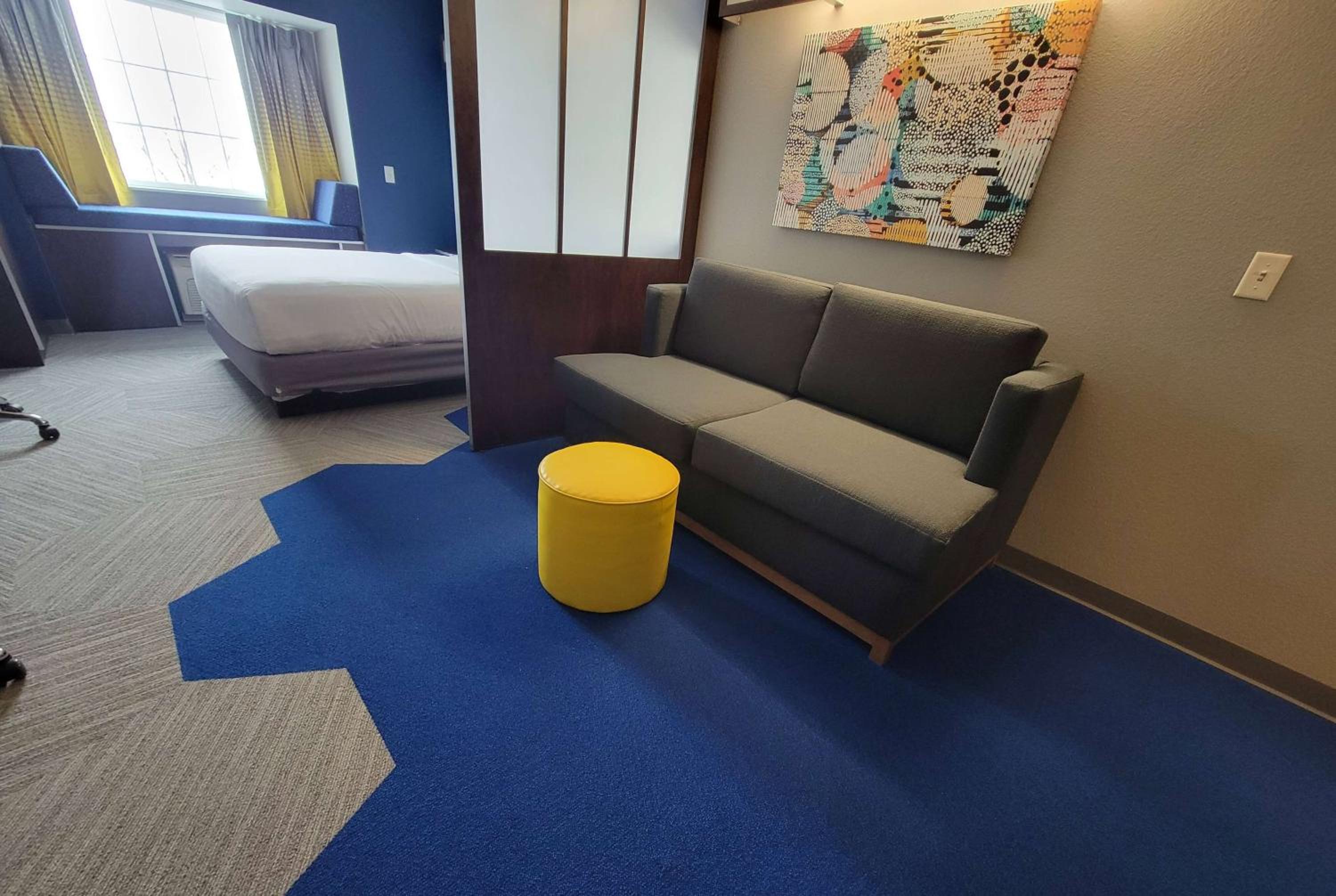 Council Bluffs Vacations - Microtel Inn Suites by Wyndham Bluffs - Property Image 14