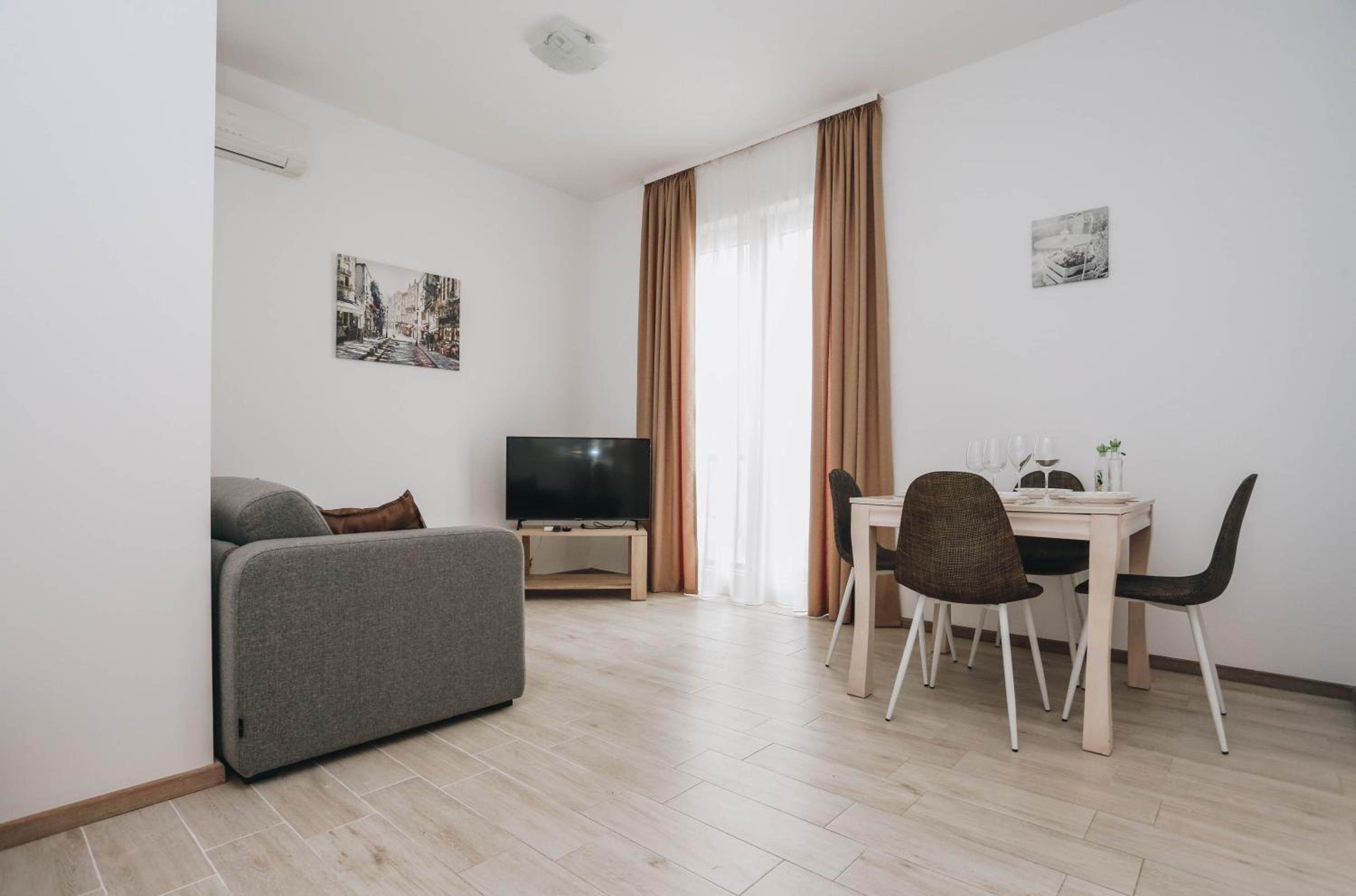 Status-M Apartments Przno view 5