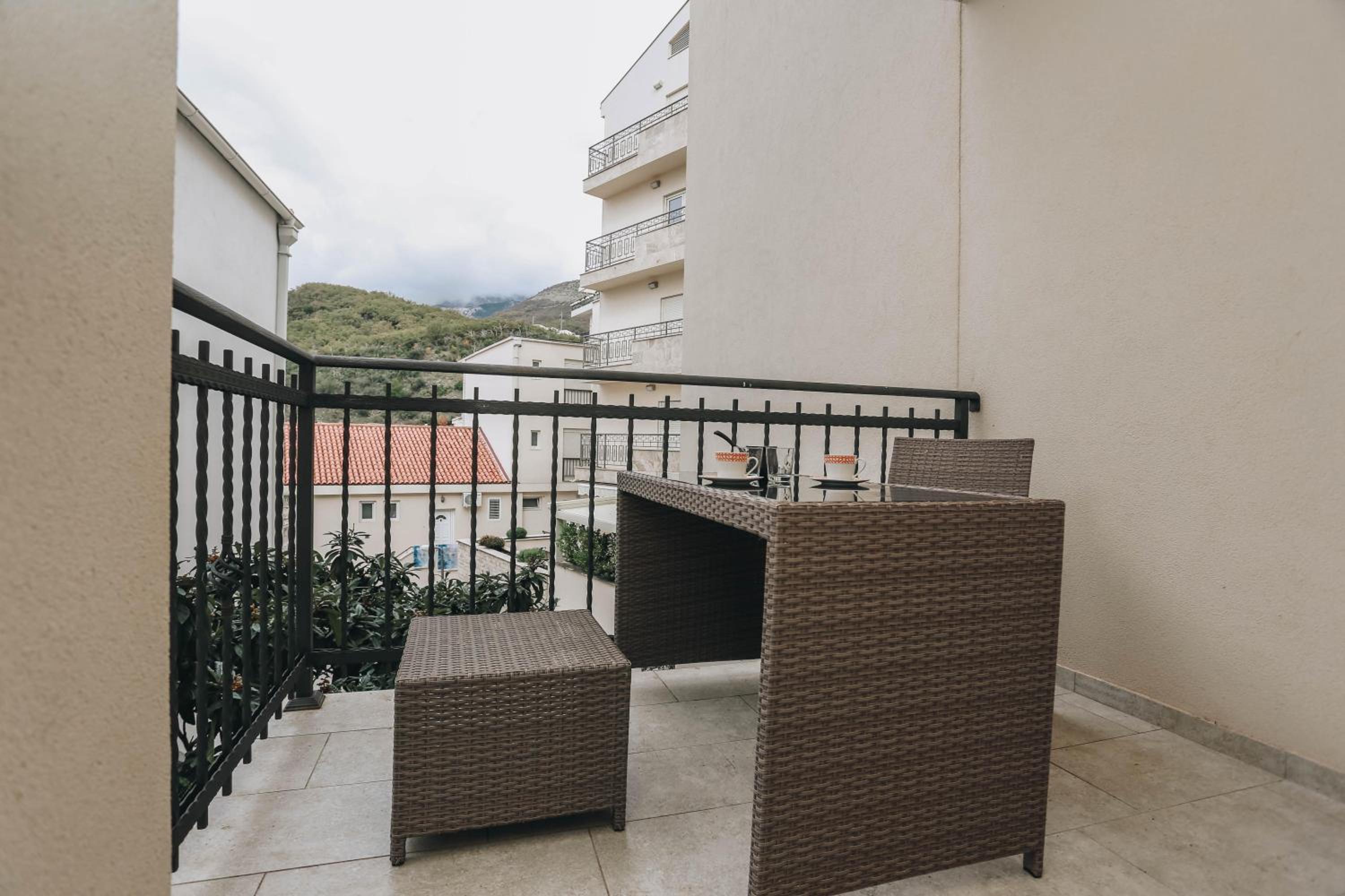 Status-M Apartments Przno view 2