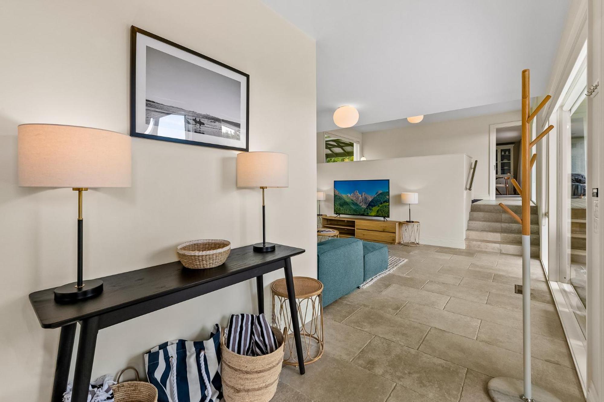 Spacious retreat with ocean views