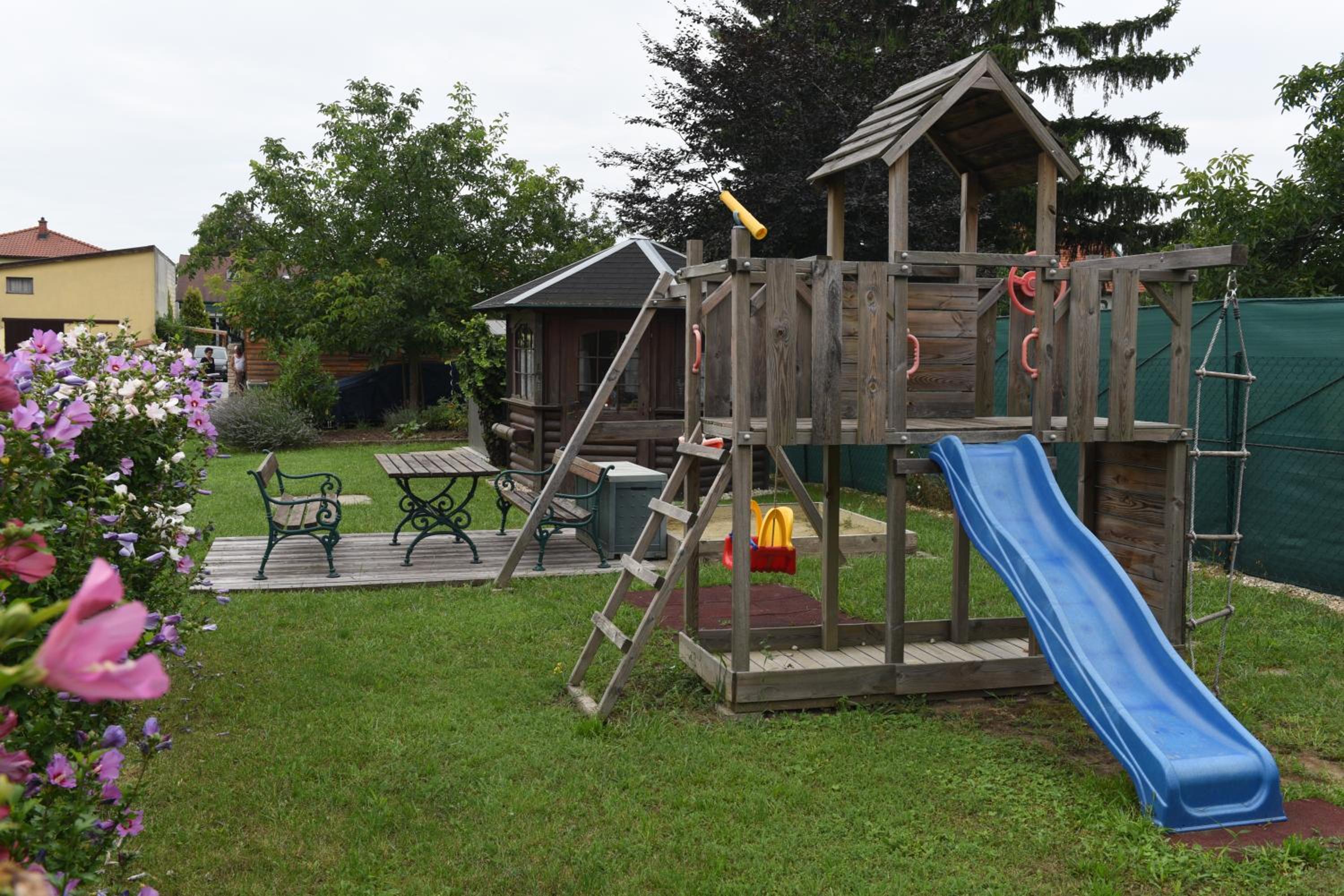 Photo 13