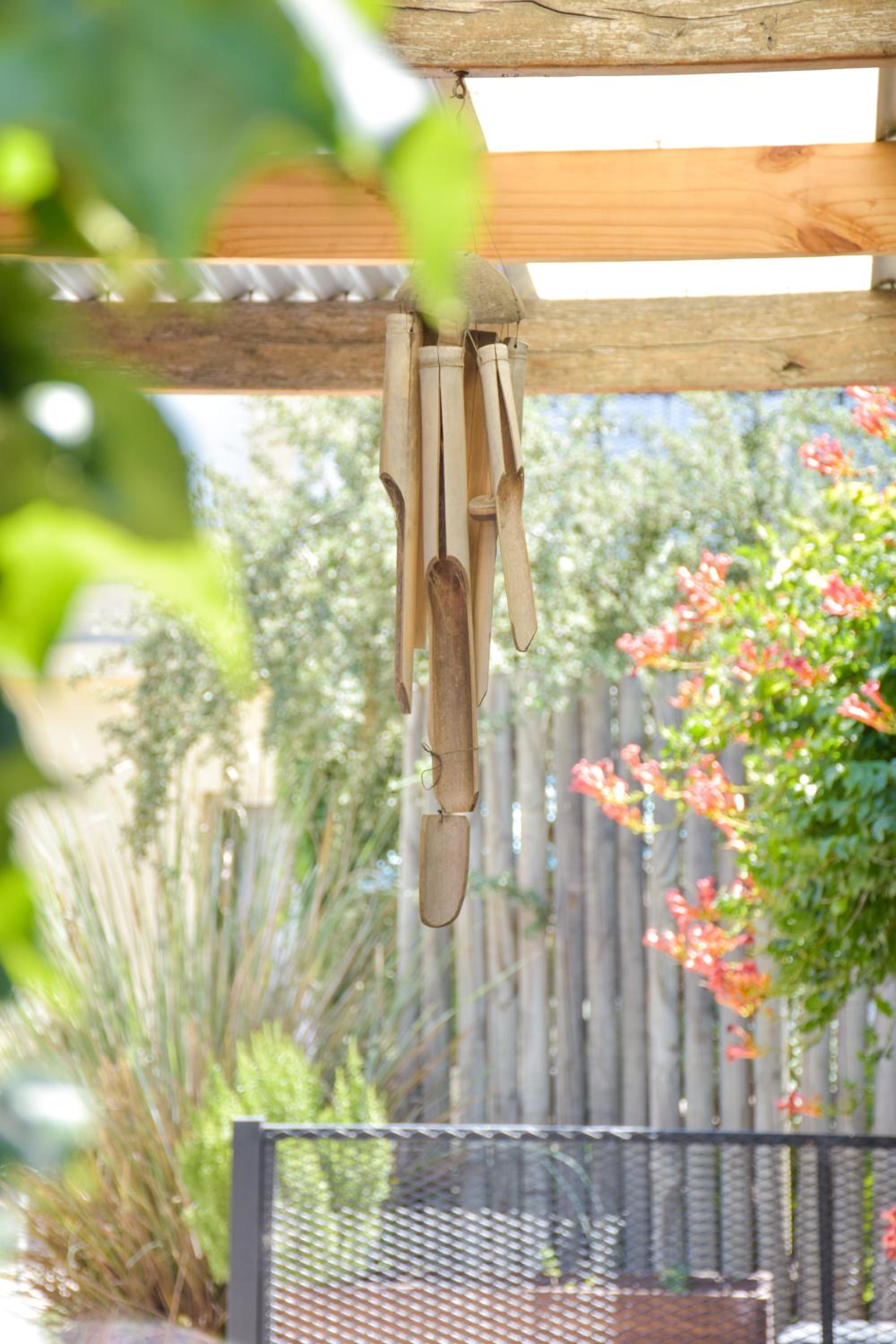 CASA MENDIOLA, encantadora casa con patio privado, y pileta en jardín cerca de la Laguna