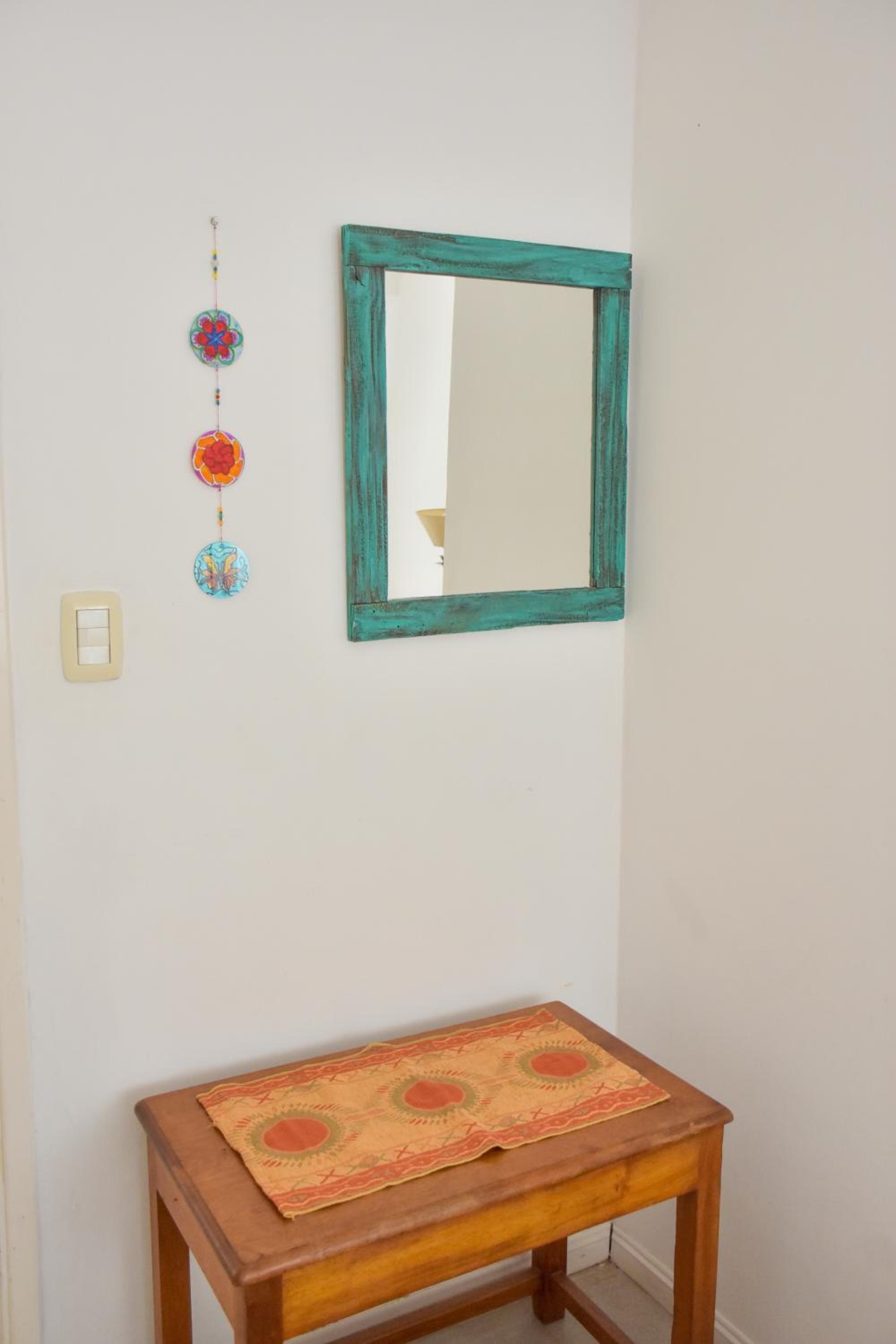 CASA MENDIOLA, encantadora casa con patio privado, y pileta en jardín cerca de la Laguna